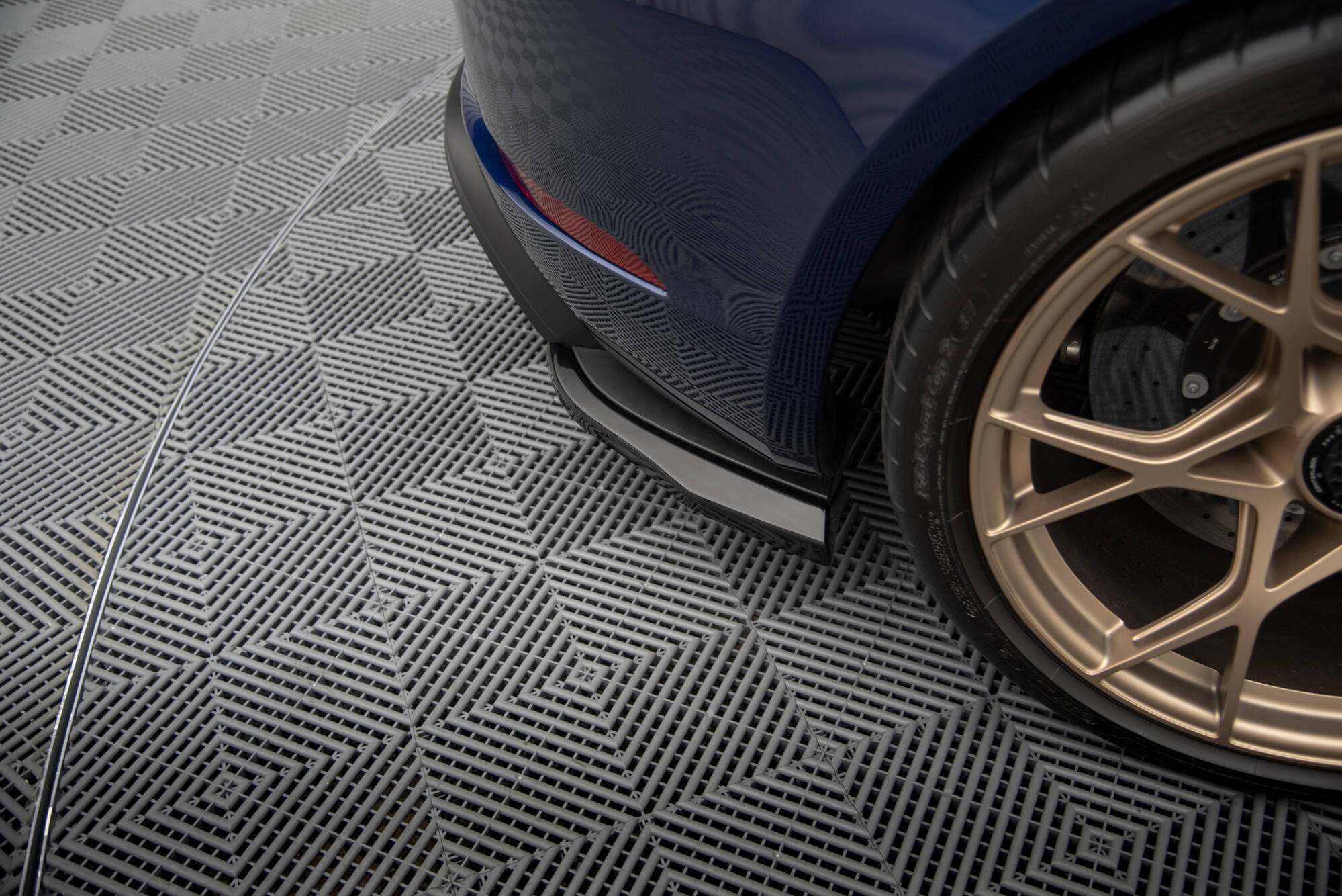 Maxton Heck Ansatz Flaps Diffusor für Porsche 718 Cayman GT4 RS 982c schwarz Hochglanz