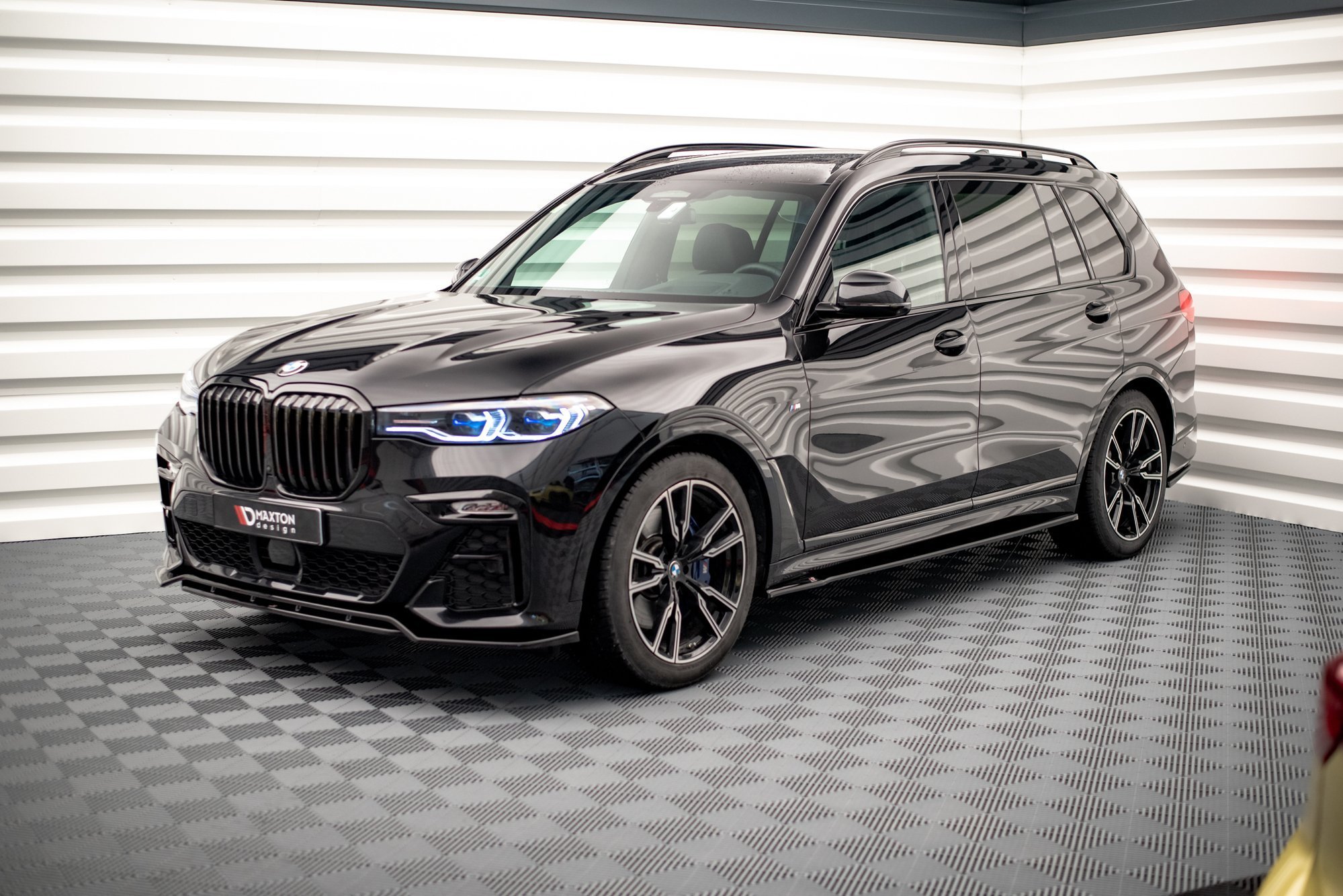 Maxton Seitenschweller Ansatz für BMW X7 M-Paket G07 schwarz Hochglanz