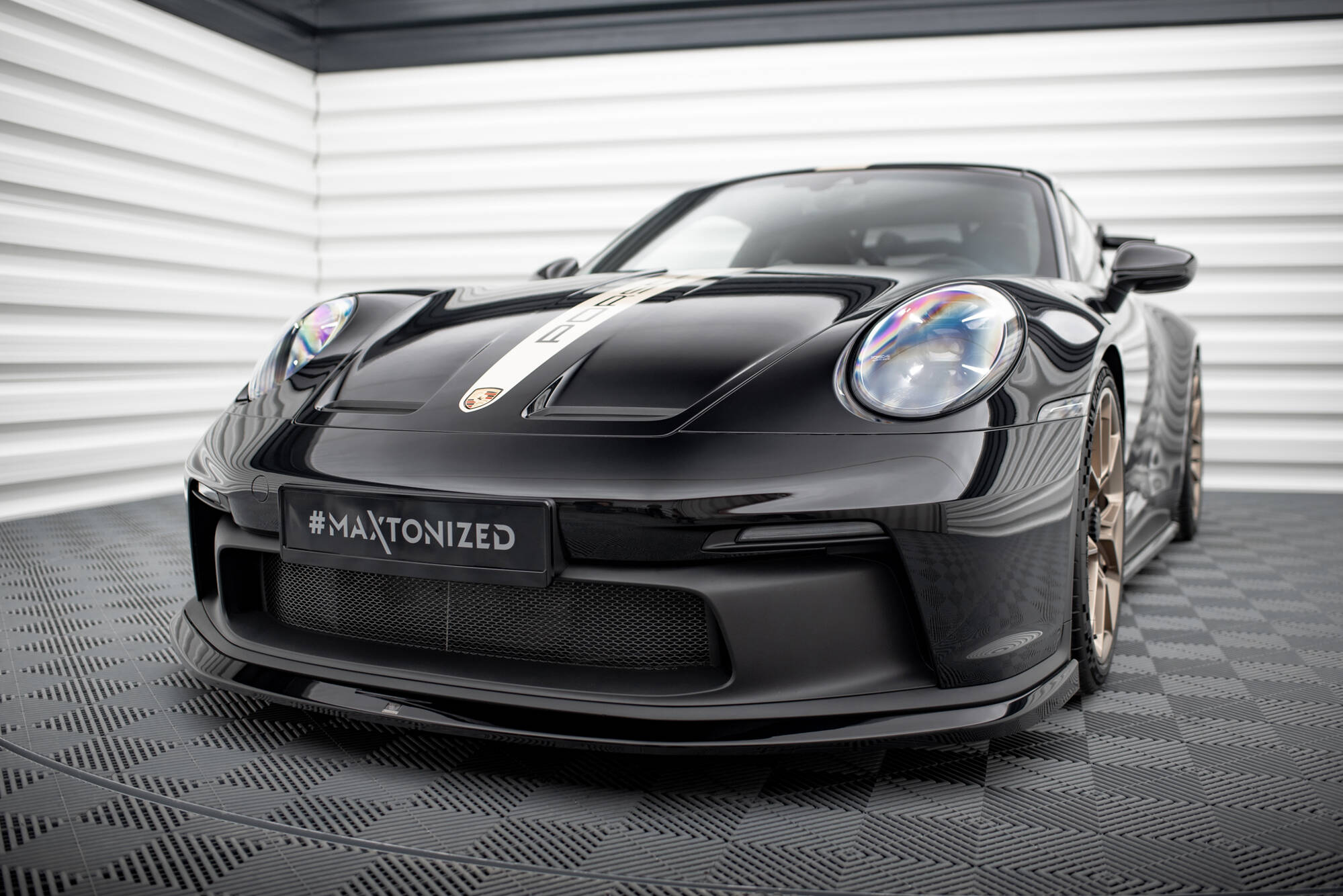 Maxton Front Ansatz für Porsche 911 992 GT3 schwarz Hochglanz