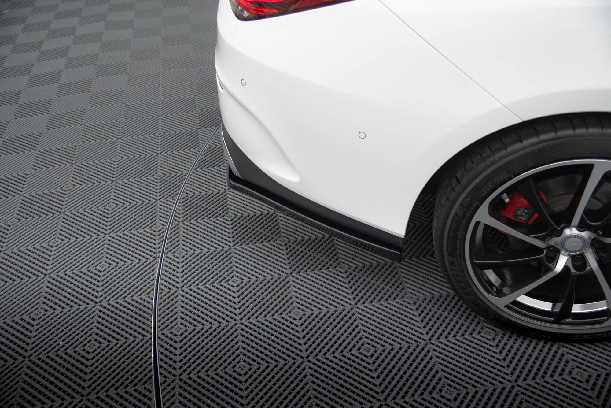 Maxton Heck Ansatz Flaps Diffusor für Mercedes-Benz CLA  AMG-Line X118 schwarz Hochglanz
