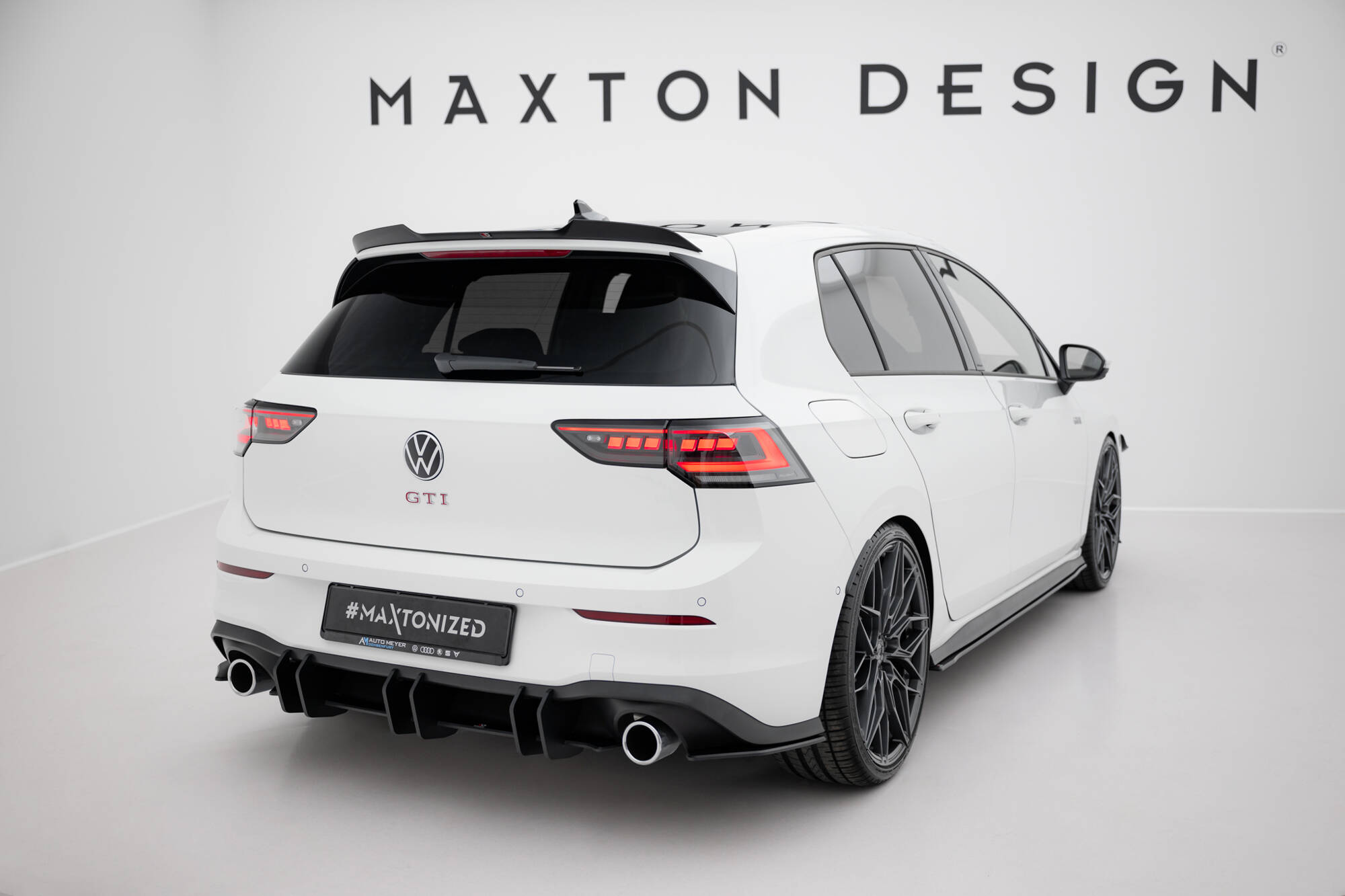 Maxton Street Pro Heck Ansatz Flaps Diffusor V.1 für VW Golf GTI / GTE / R-Line Mk8