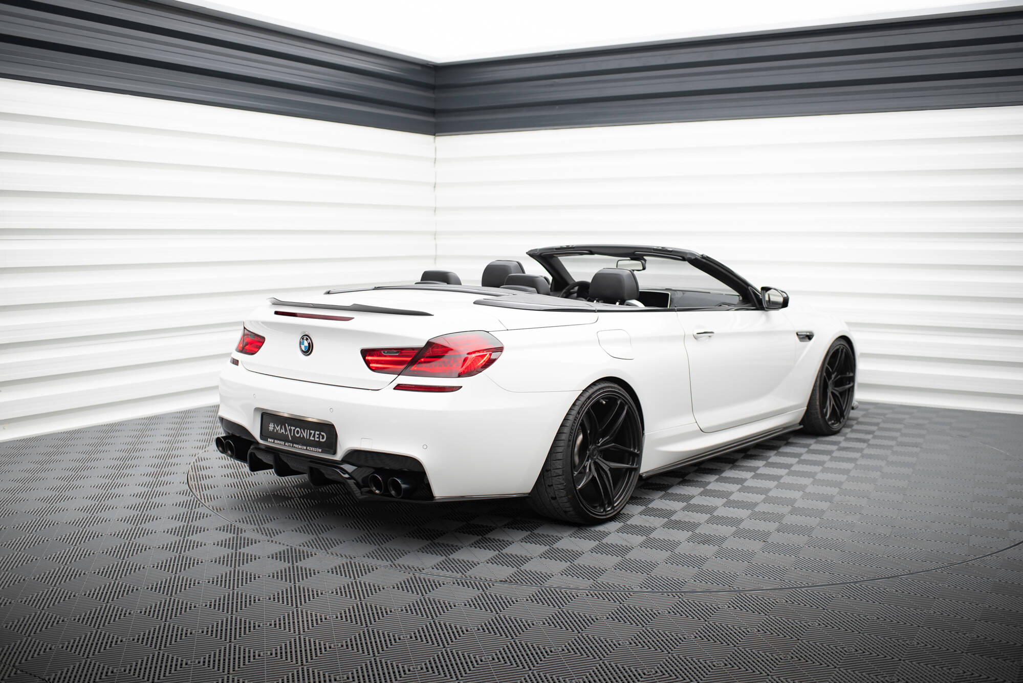 Maxton Spoiler CAP für BMW M6 / 6 M-Paket Cabriolet F12 schwarz Hochglanz