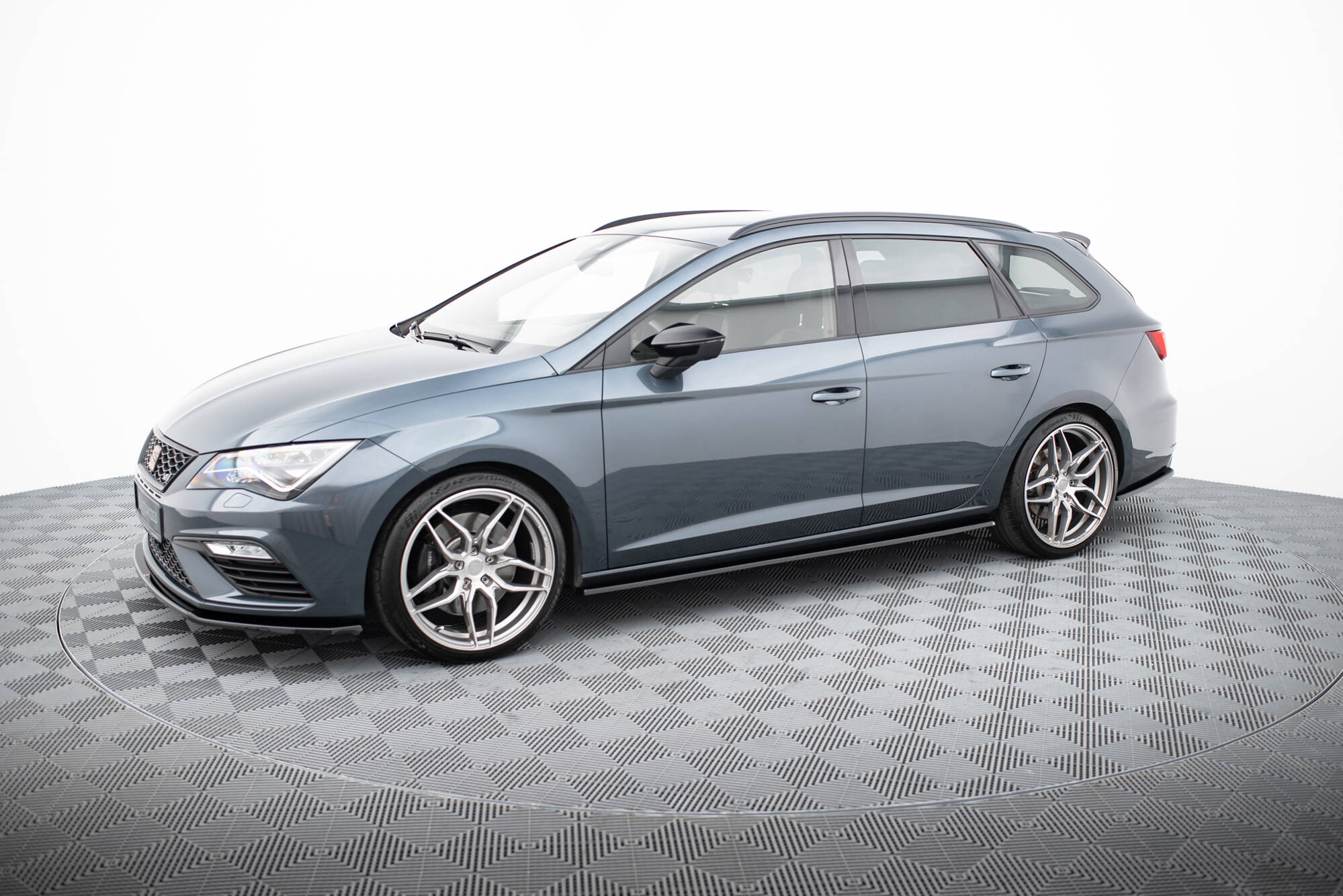 Maxton Seitenschweller Ansatz für v.2 Seat Leon Mk3 Cupra/ FR Facelift schwarz Hochglanz