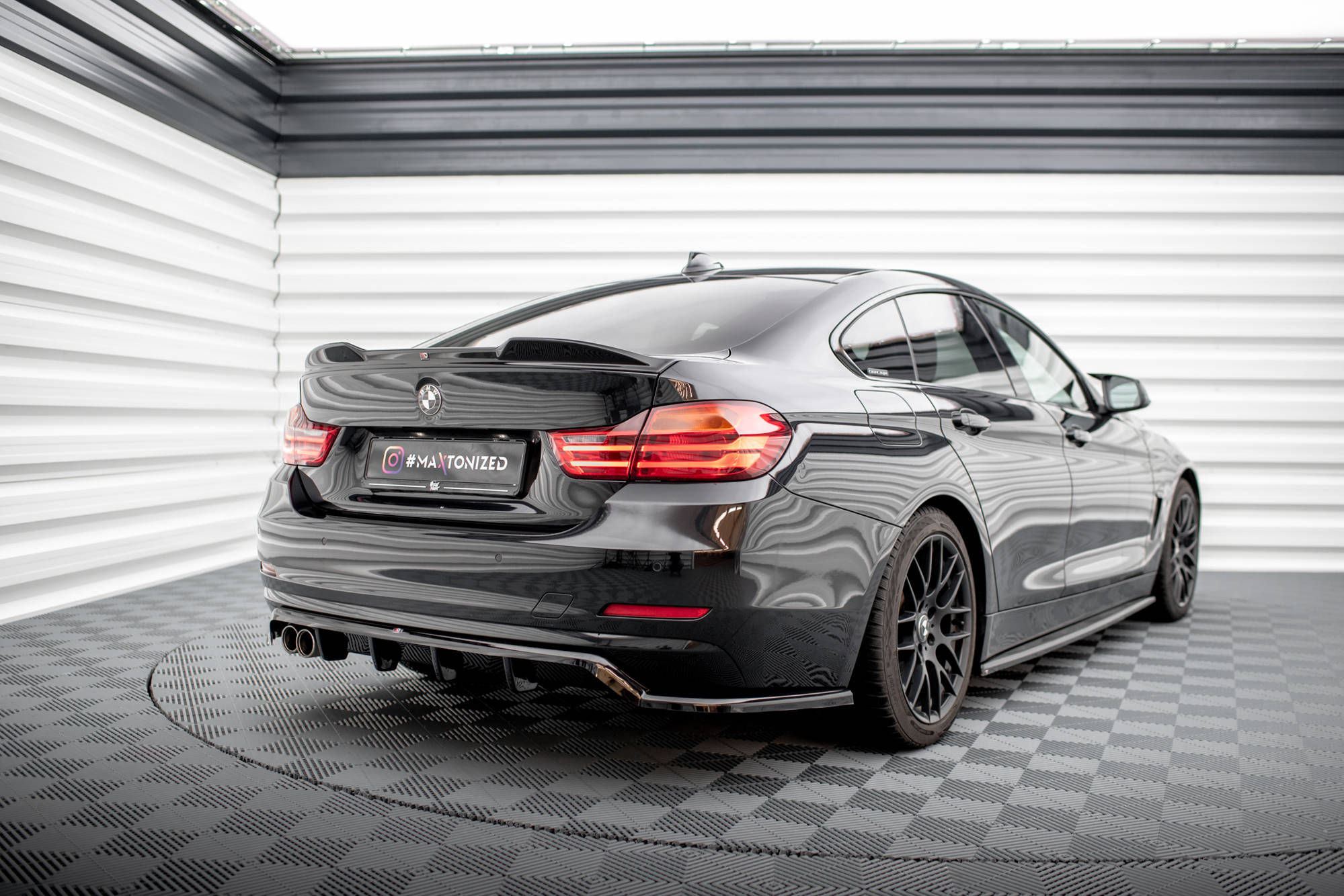 Maxton Spoiler CAP 3D für BMW 4er Gran Coupe Standard / M-Paket F36 / F36 Facelift schwarz Hochglanz