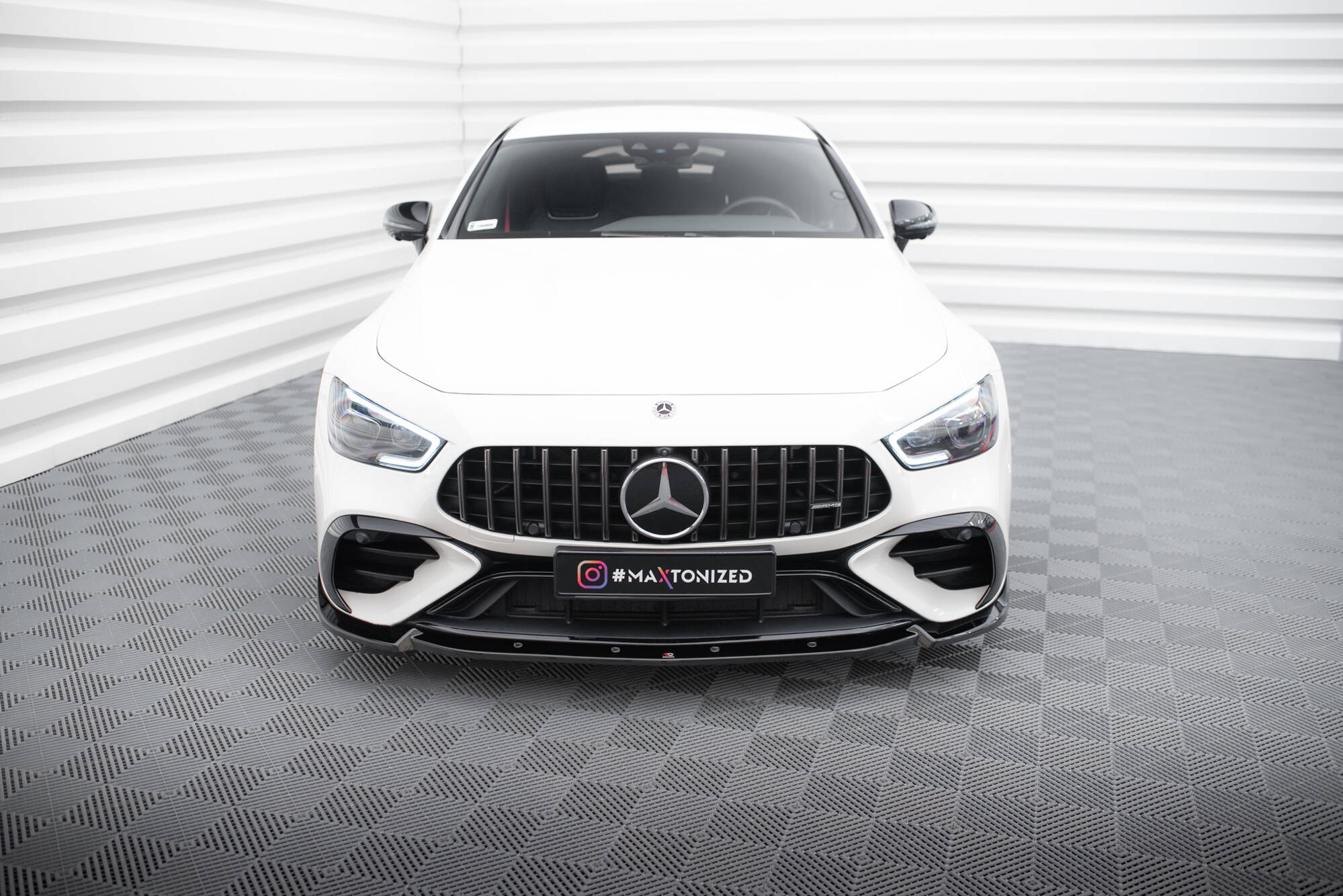 Maxton Front Ansatz V.2 für Mercedes-AMG GT 43 4 Door Coupe V8 Styling Package X290 schwarz Hochglanz