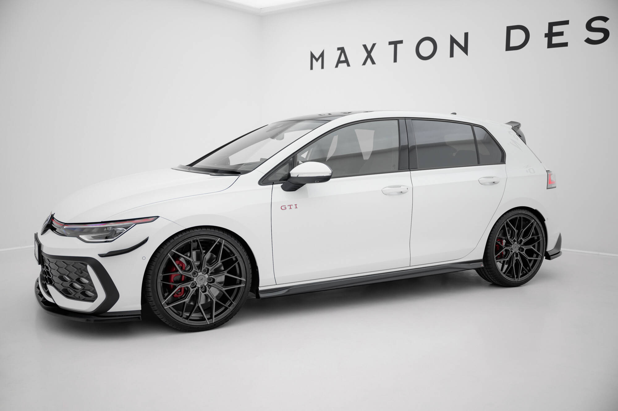 Maxton Seitenschweller Ansatz für V.3 für VW Golf GTI / GTE / GTI Clubsport / GTD / R-Line Mk8 schwarz Hochglanz