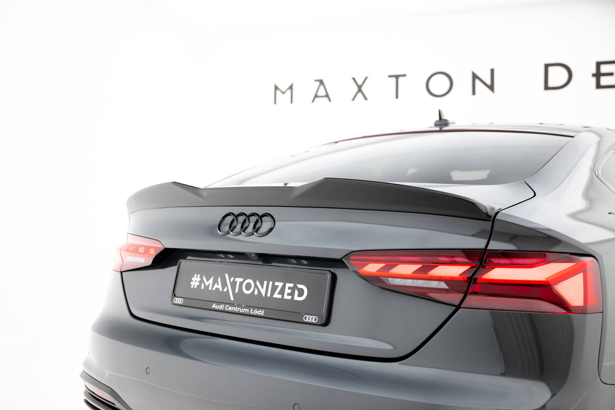 Maxton Spoiler CAP 3D für Audi A5 Sportback F5 schwarz Hochglanz