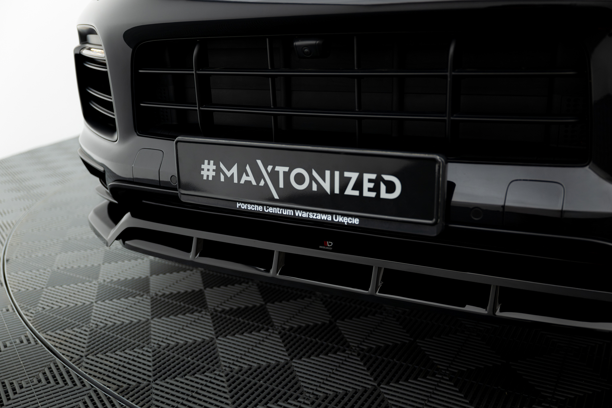 Maxton Front Ansatz für Porsche Cayenne Sport Design Mk3 schwarz Hochglanz
