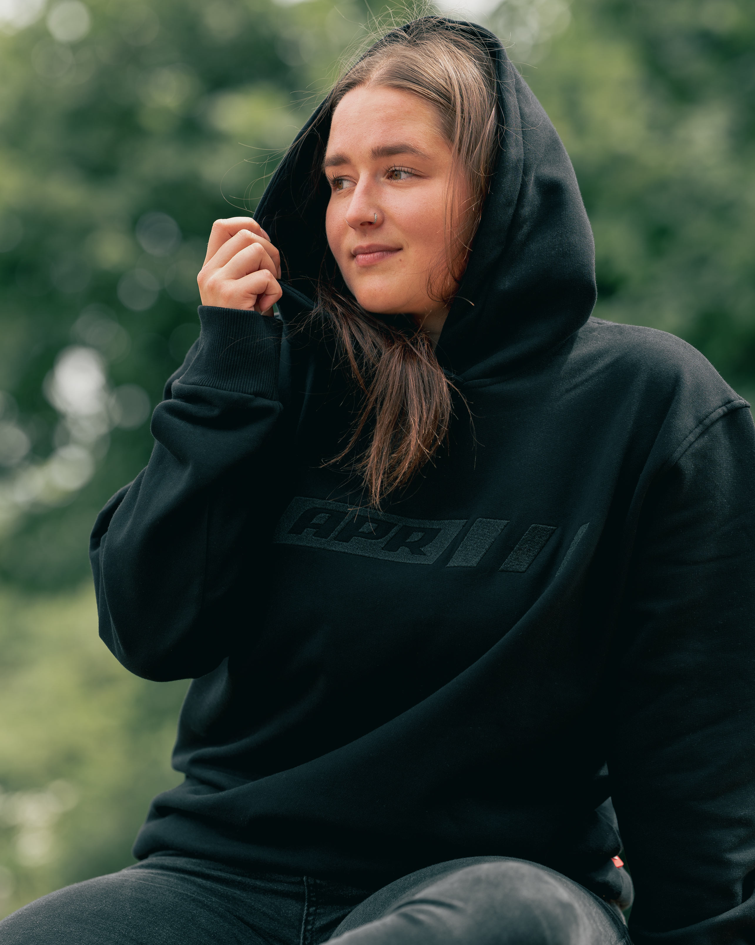 Premium APR Essentials Hoodie Stick schwarz