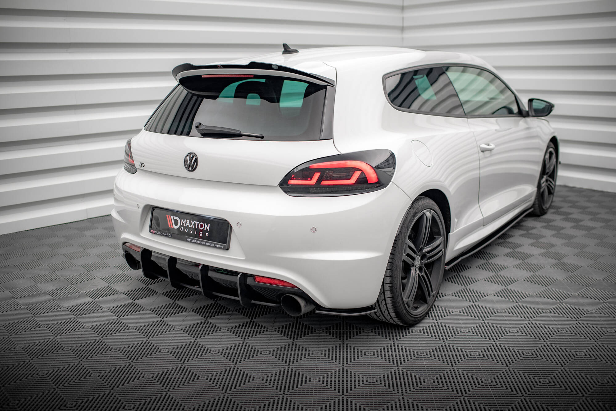 Maxton Street Pro Heck Ansatz Flaps Diffusor für Volkswagen Scirocco R Mk3 rot