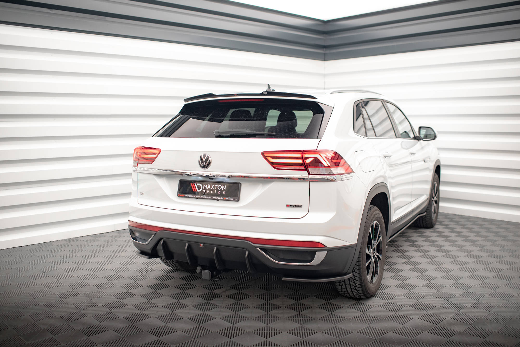 Maxton Heck Ansatz Flaps Diffusor für VW Atlas Cross schwarz Hochglanz