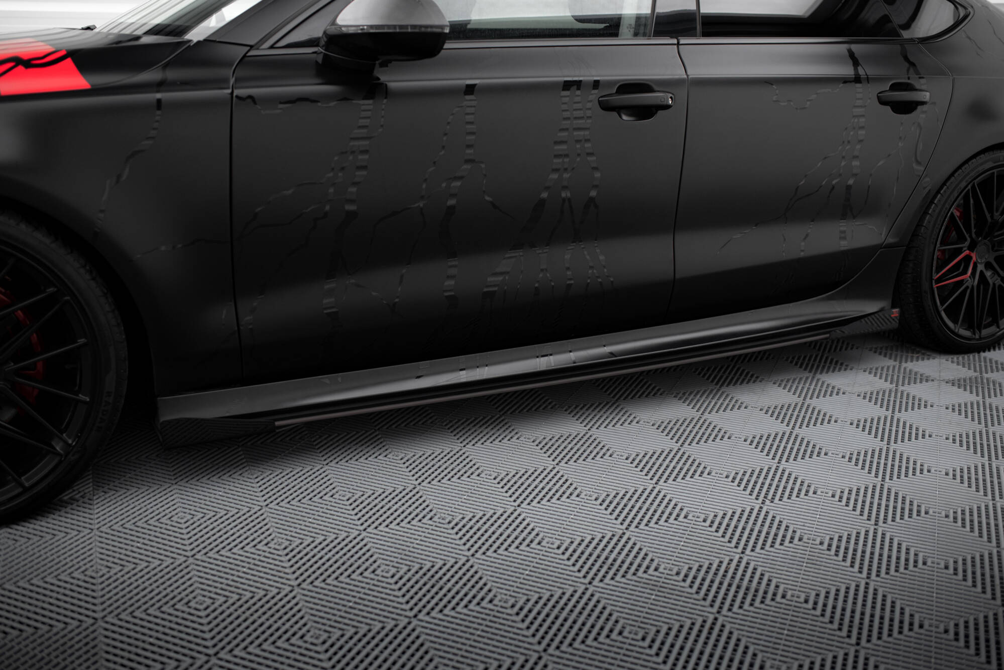 Maxton Seitenschweller Flaps für Audi A7 RS7 Look C7 schwarz Hochglanz
