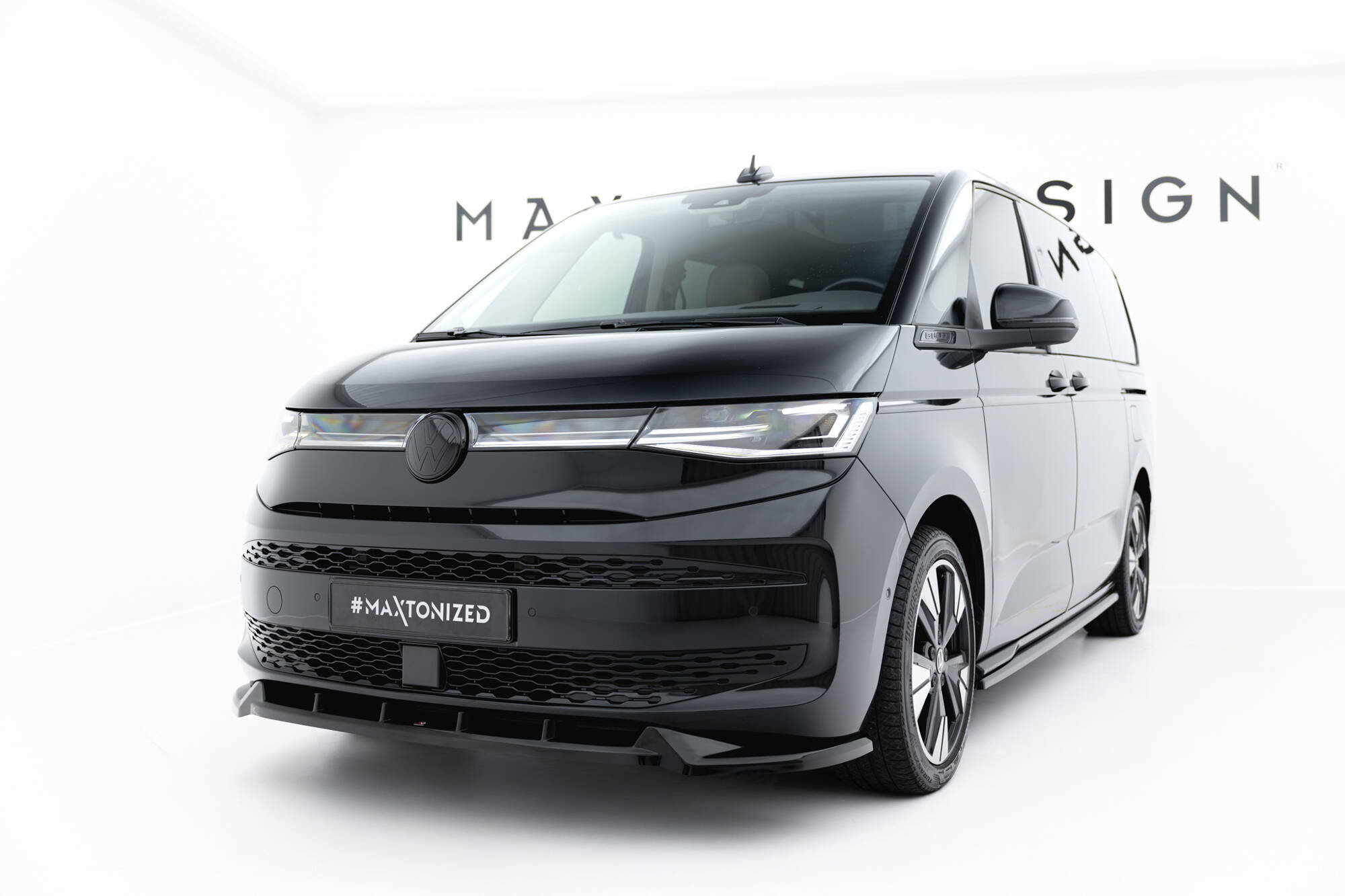 Maxton Front Ansatz für VW Multivan Long T7 schwarz Hochglanz