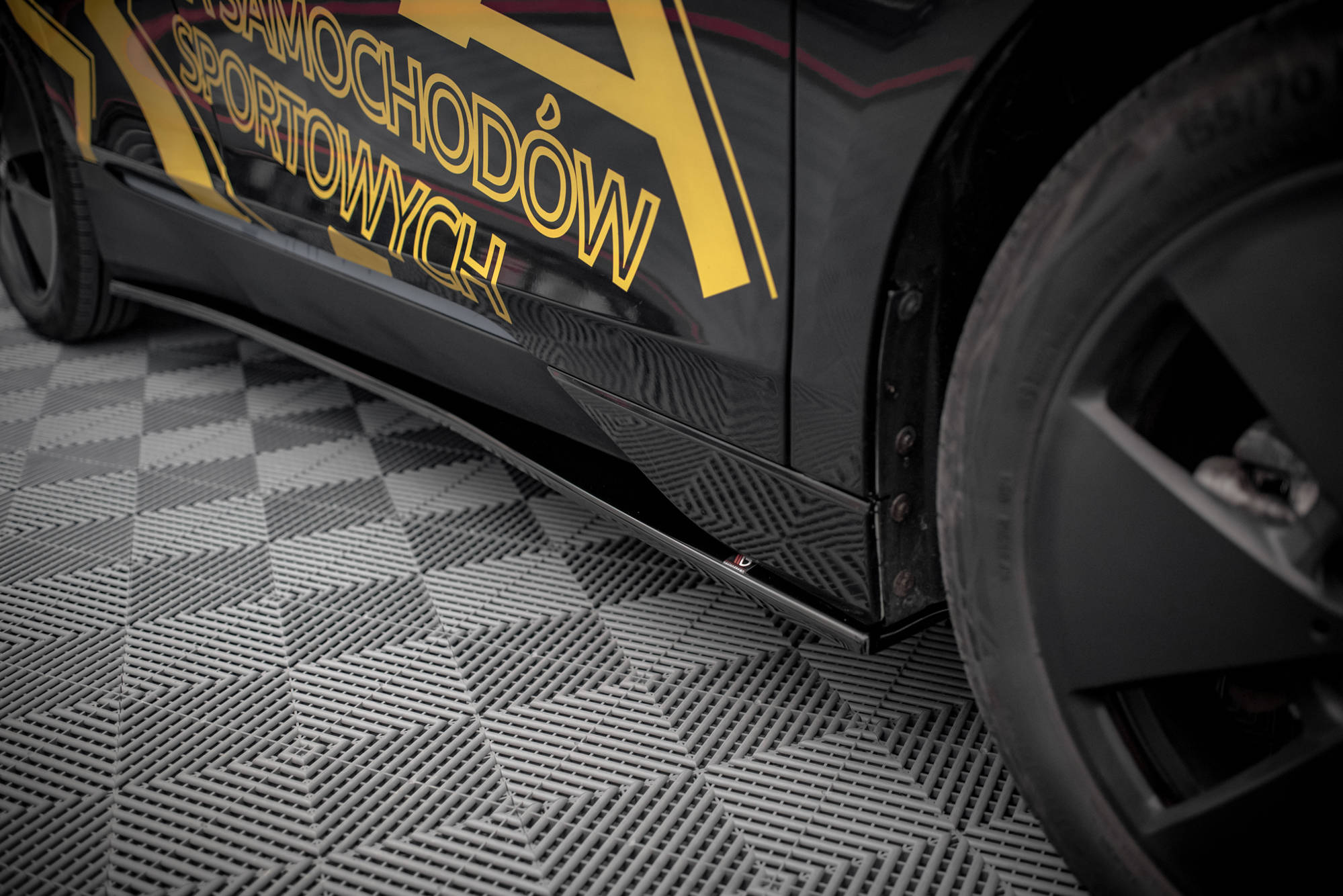 Maxton Seitenschweller Ansatz für BMW i3 S Mk1 Facelift schwarz Hochglanz