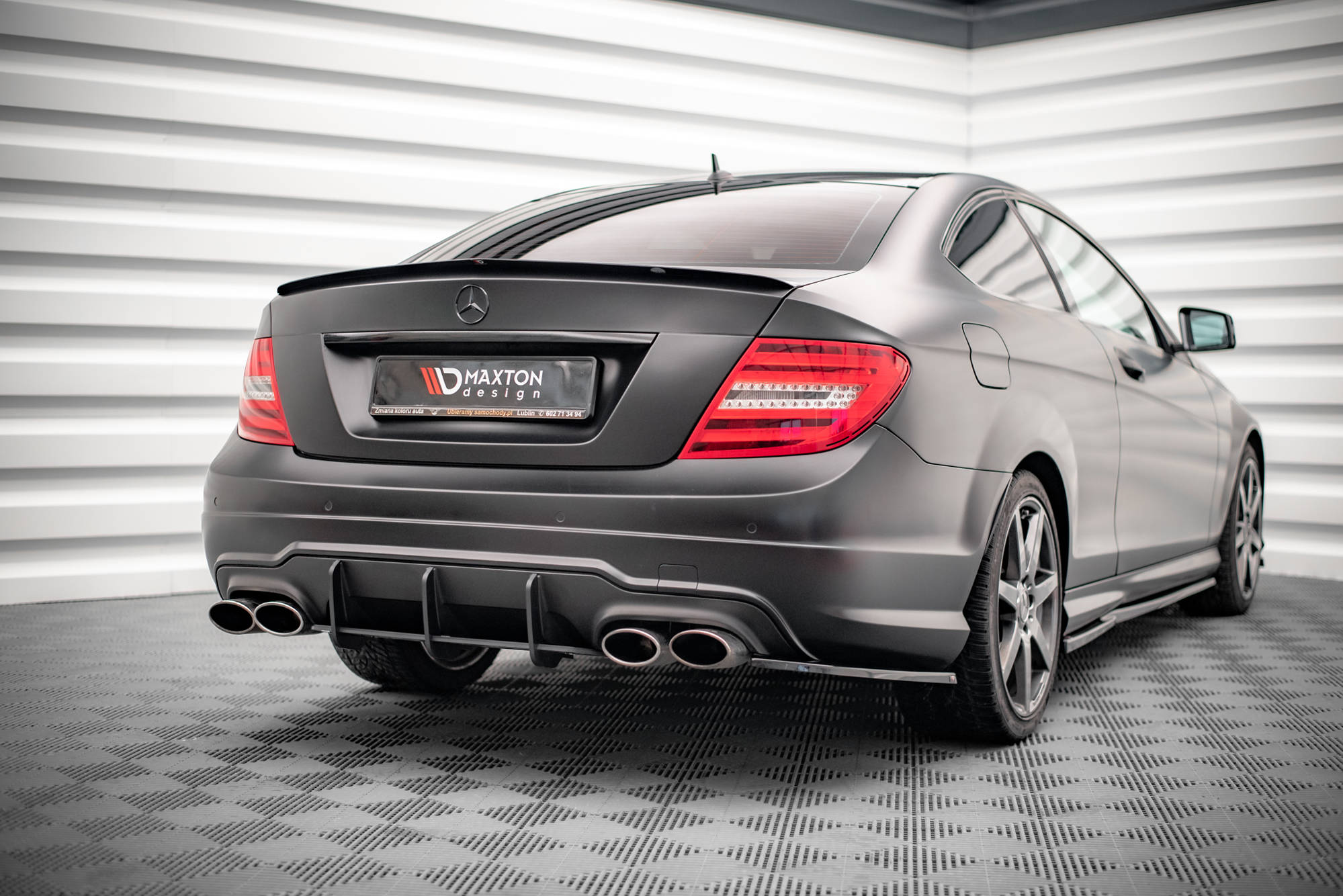 Maxton Spoiler CAP für Mercedes-Benz C Limousine W204 / C Coupe C204 schwarz Hochglanz