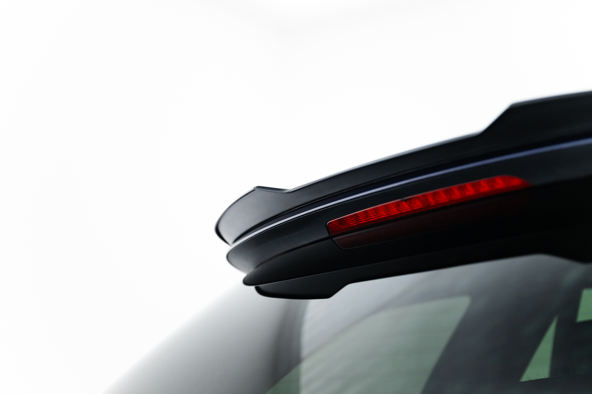 Maxton Spoiler CAP für BMW 3er M-Paket Touring F31 / F31 Facelift schwarz Hochglanz