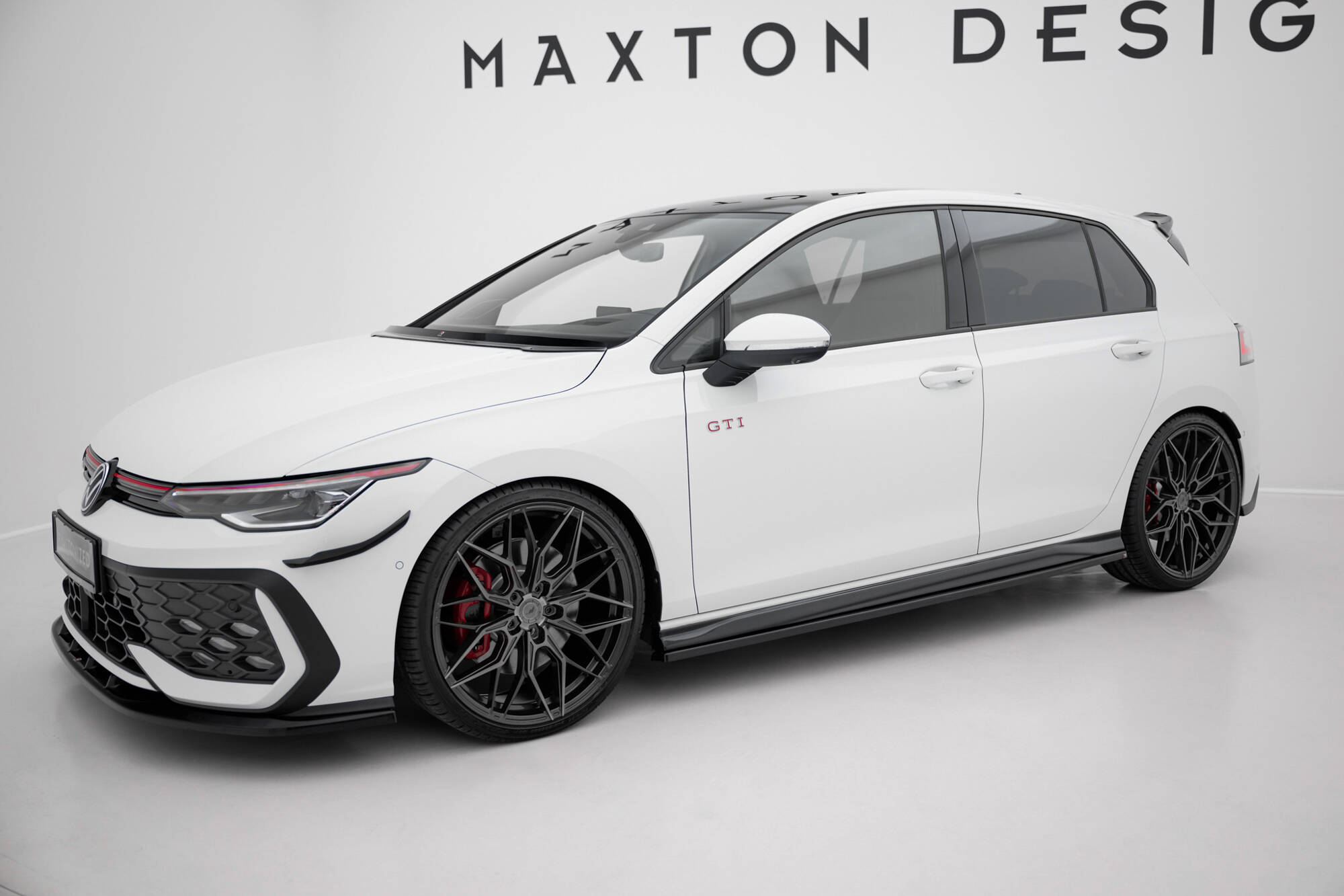 Maxton Seitenschweller Ansatz für VW Golf GTI / GTE / GTI Clubsport / GTD / R-Line Mk8 schwarz Hochglanz
