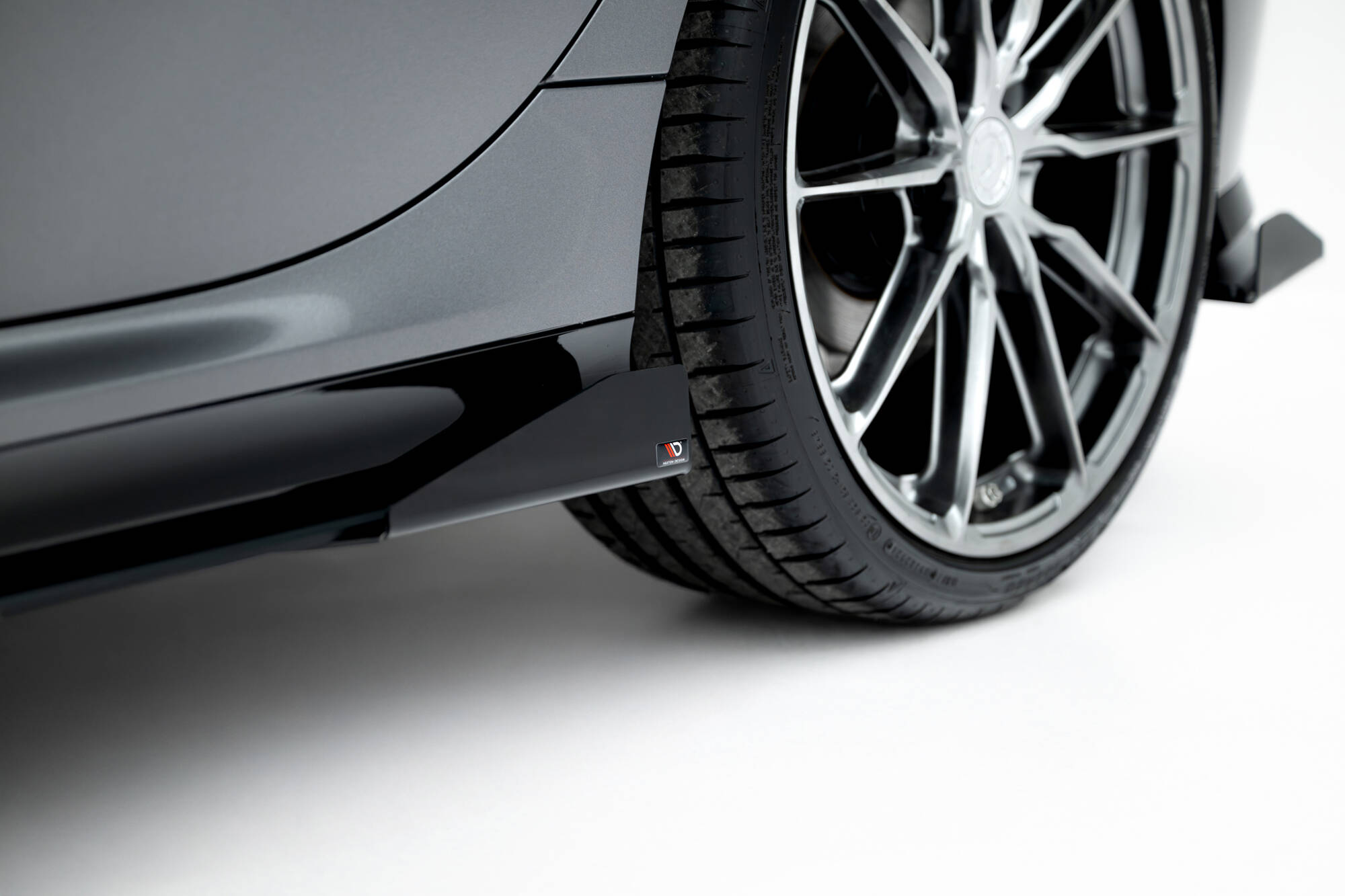 Maxton Seitenschweller Flaps für BMW M135i F70 schwarz Hochglanz