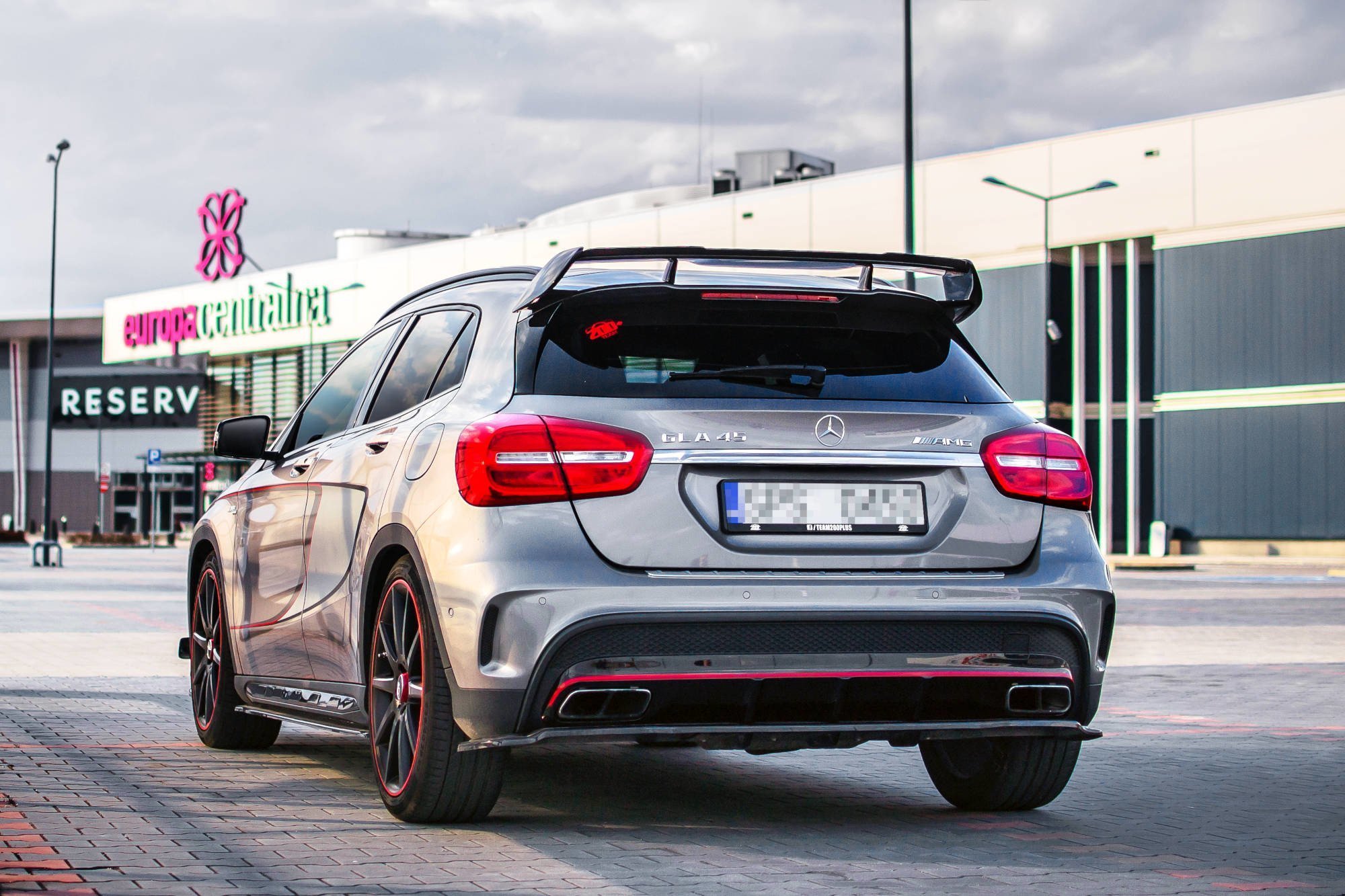 Maxton Spoiler CAP für Mercedes GLA 45 AMG SUV (X156) vor Facelift Carbon Look