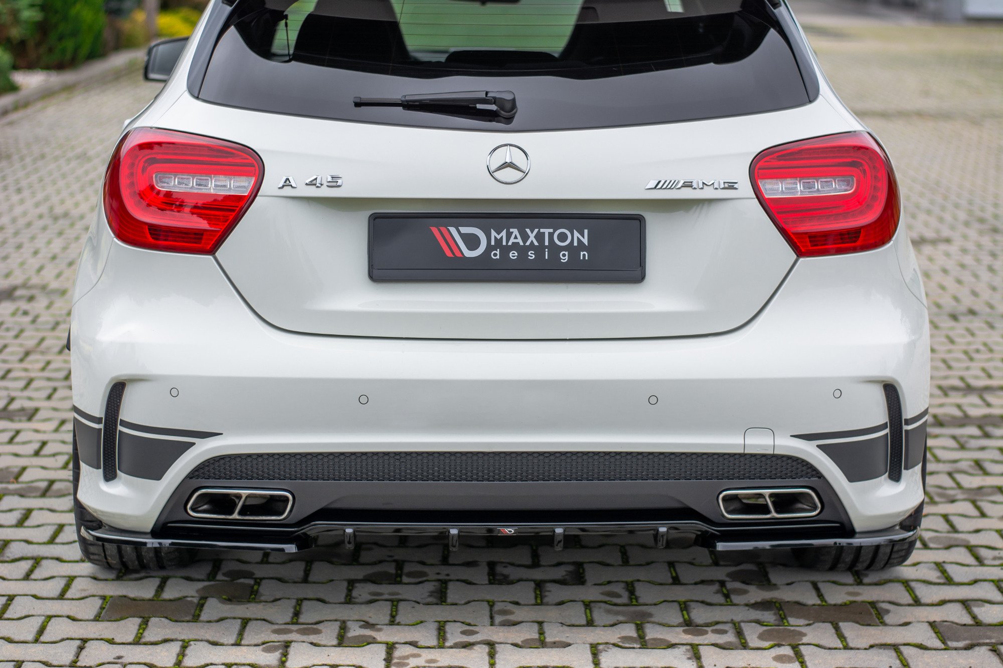Maxton Heck Ansatz Flaps Diffusor für Mercedes A45 AMG W176 schwarz Hochglanz