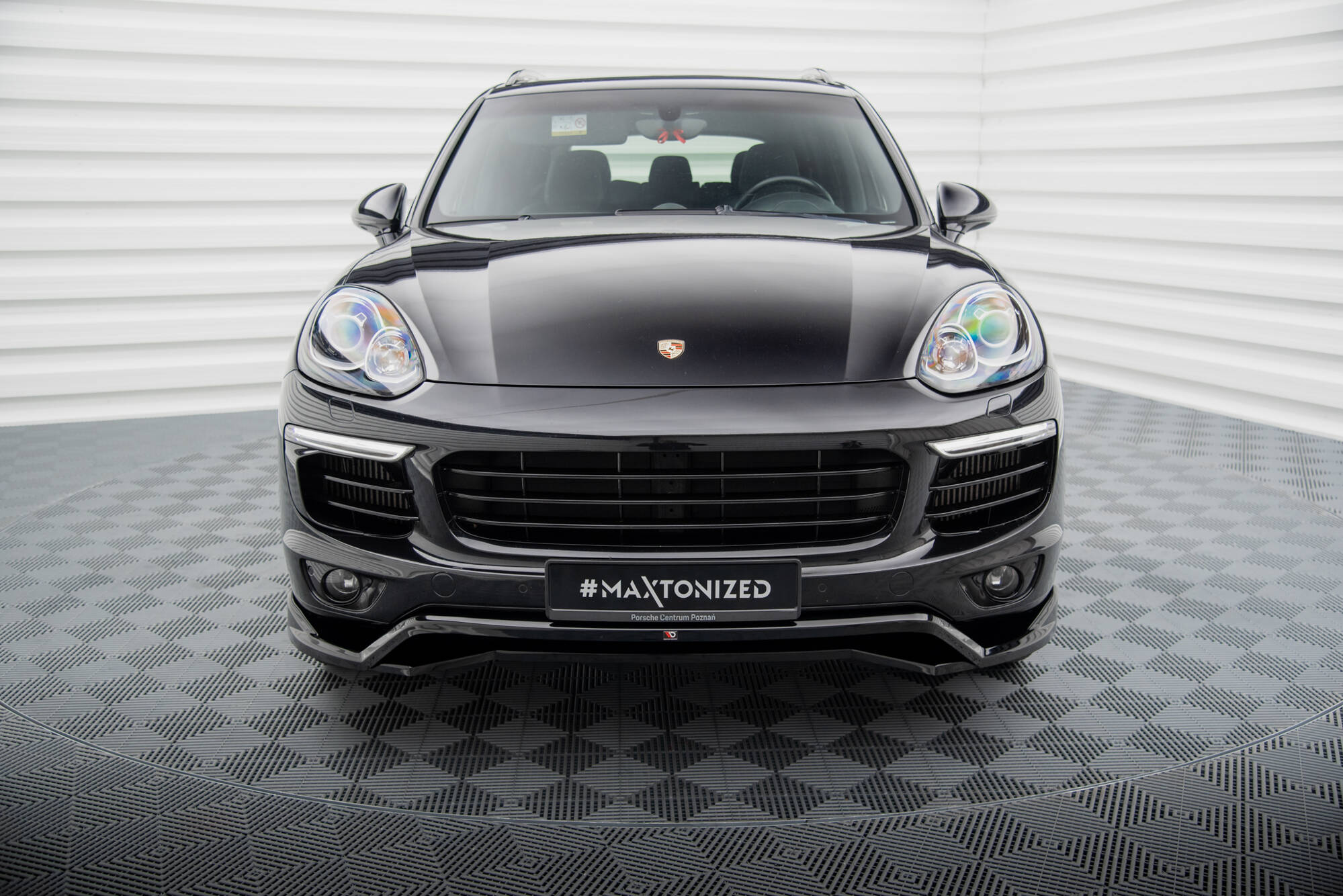 Maxton Front Ansatz für Porsche Cayenne Mk2 Facelift schwarz Hochglanz