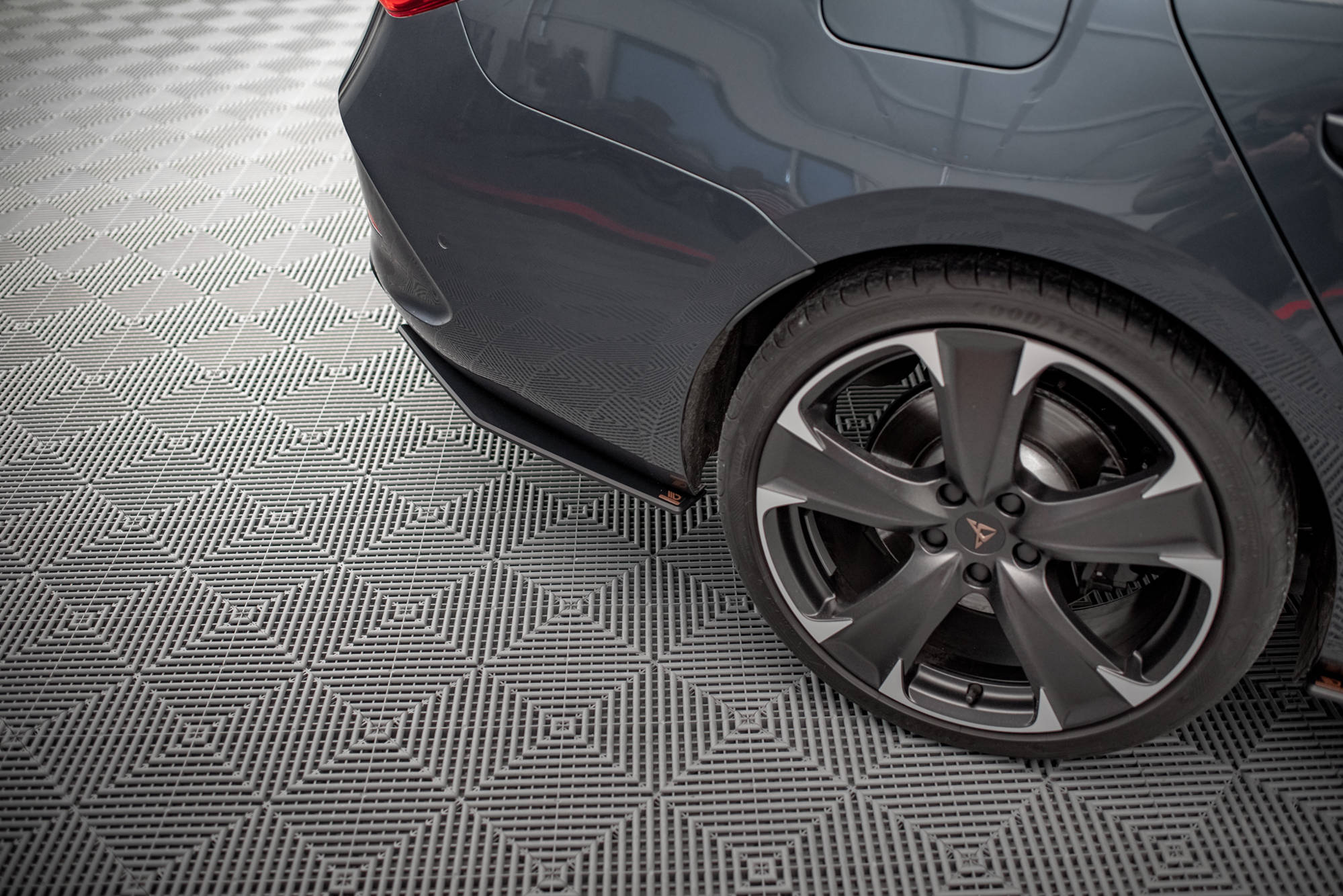 Maxton Street Pro Heck Ansatz Flaps Diffusor für Cupra Leon ST Mk1