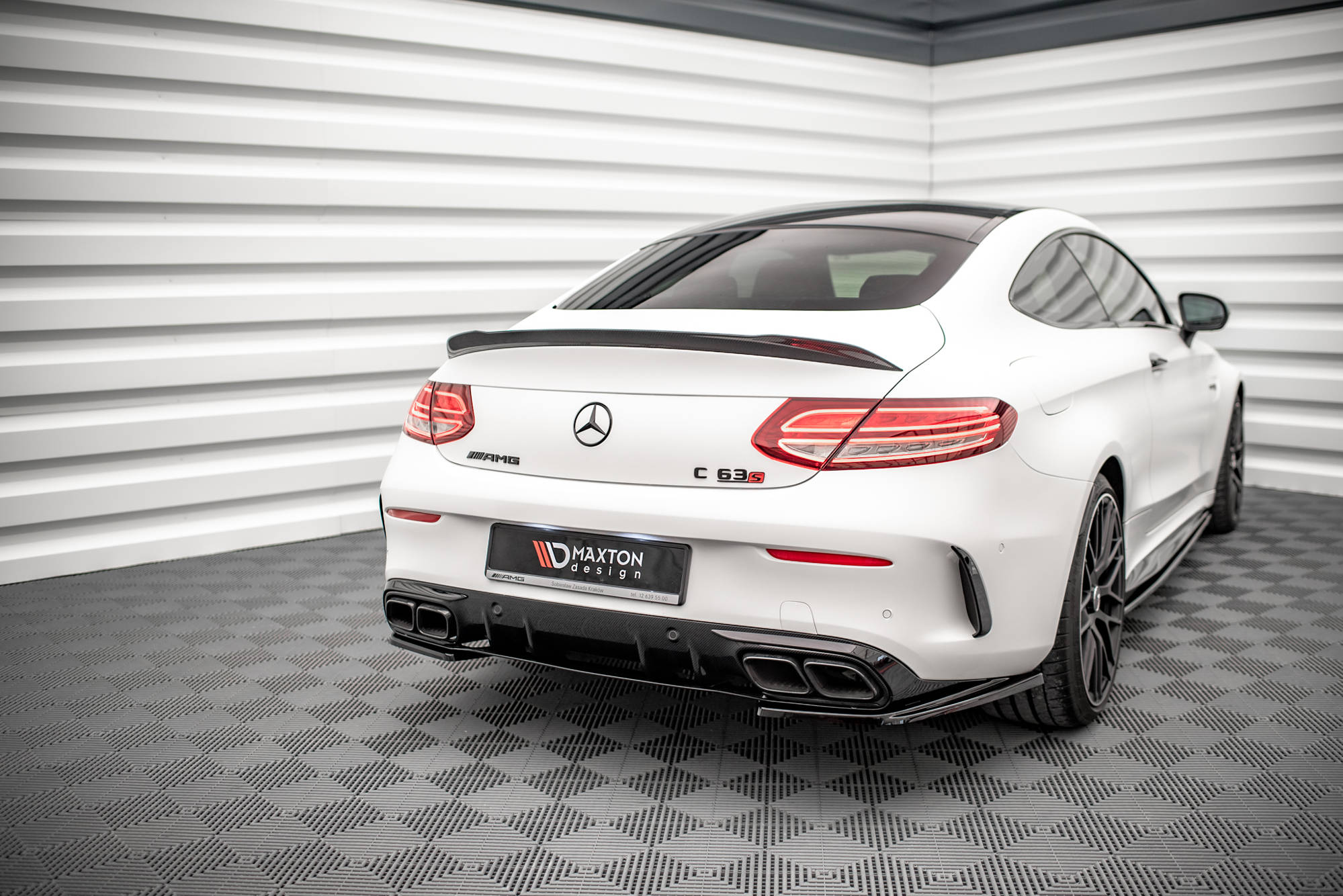Maxton Heck Ansatz Flaps Diffusor für Mercedes-AMG C 63 AMG Coupe AMG Aero Pack C205 Facelift schwarz Hochglanz