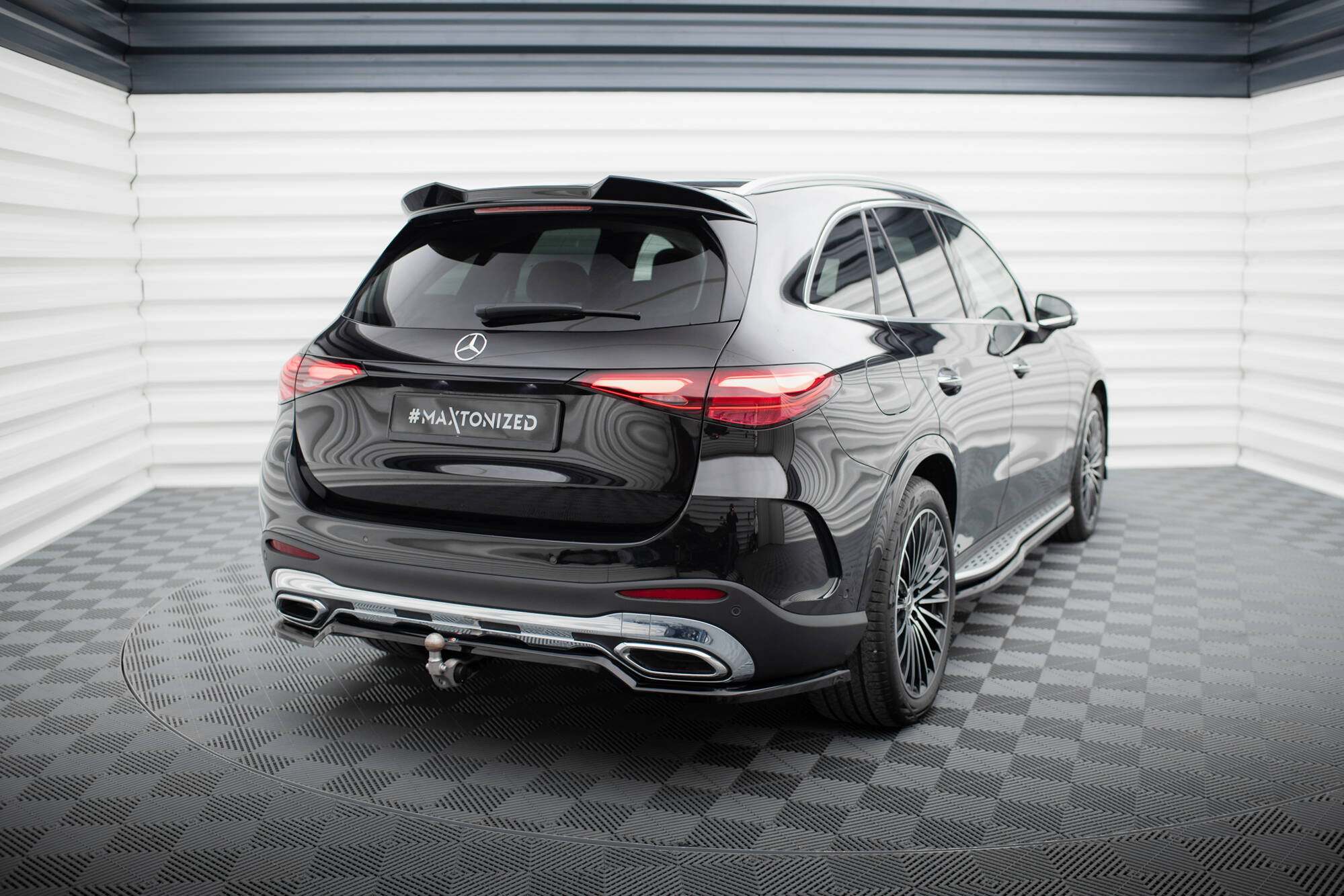 Maxton Mittlerer Cup Diffusor DTM Look Heck Ansatz für Mercedes-Benz GLC AMG-Line X254 schwarz Hochglanz