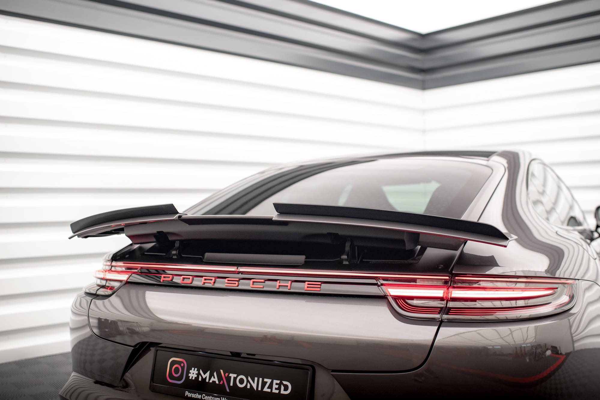 Maxton Spoiler CAP für Porsche Panamera GTS / Panamera E-Hybrid / Panamera Turbo S E-Hybrid 971 schwarz Hochglanz