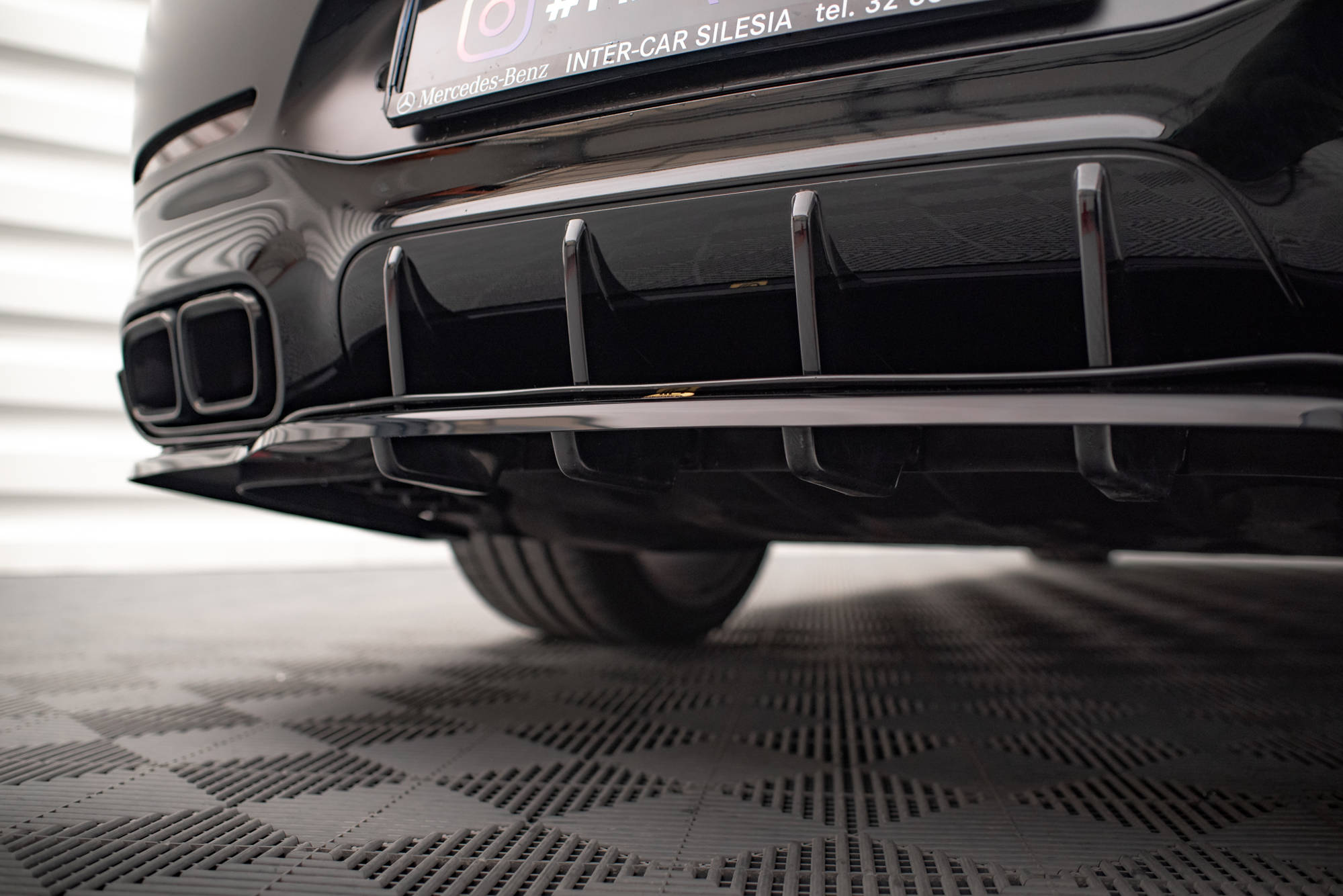 Maxton Mittlerer Cup Diffusor DTM Look Heck Ansatz für Mercedes-AMG GT 63S 4 Door Coupe Aero X290 schwarz Hochglanz