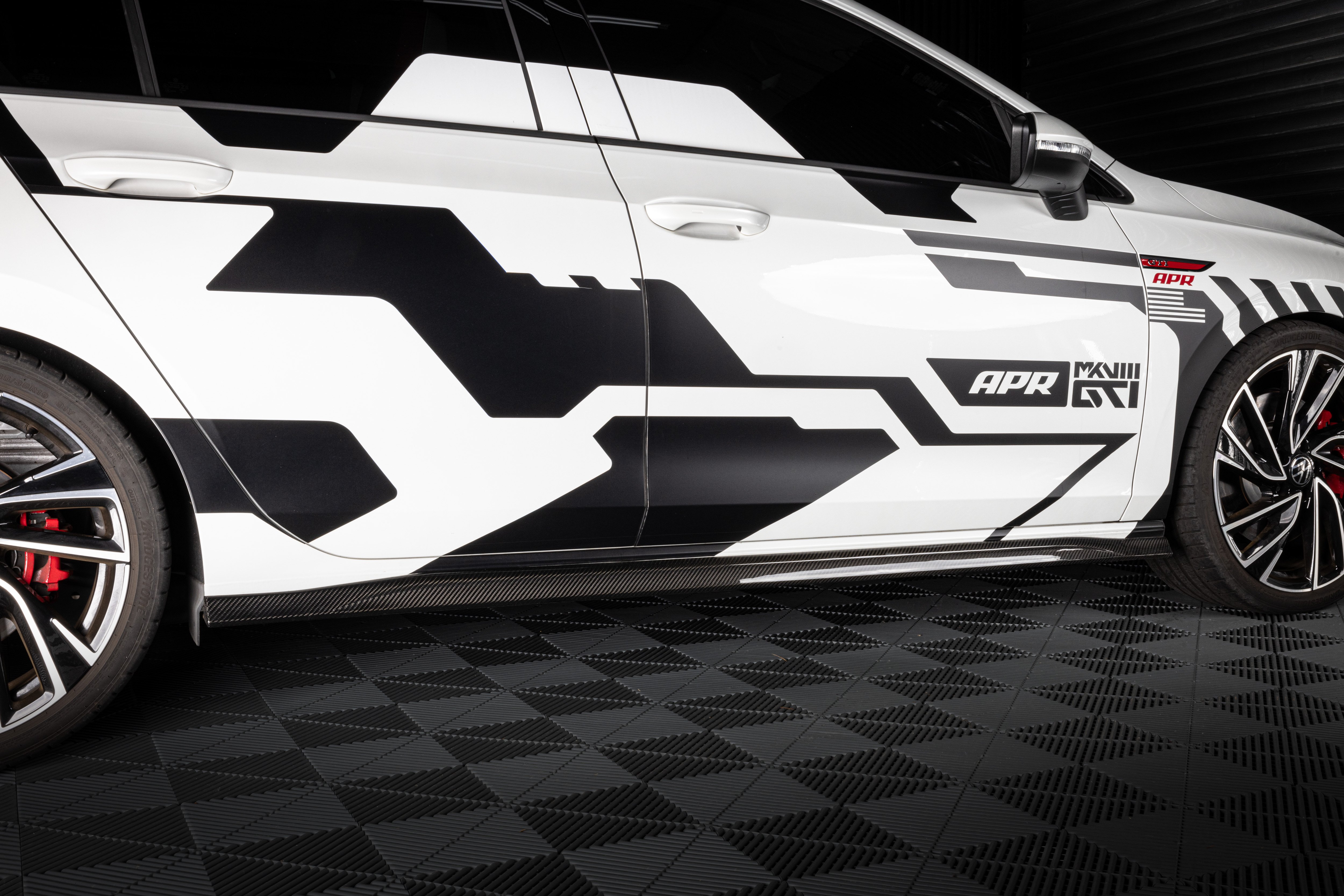 APR Carbon Seitenschweller Volkswagen Golf VIII GTI