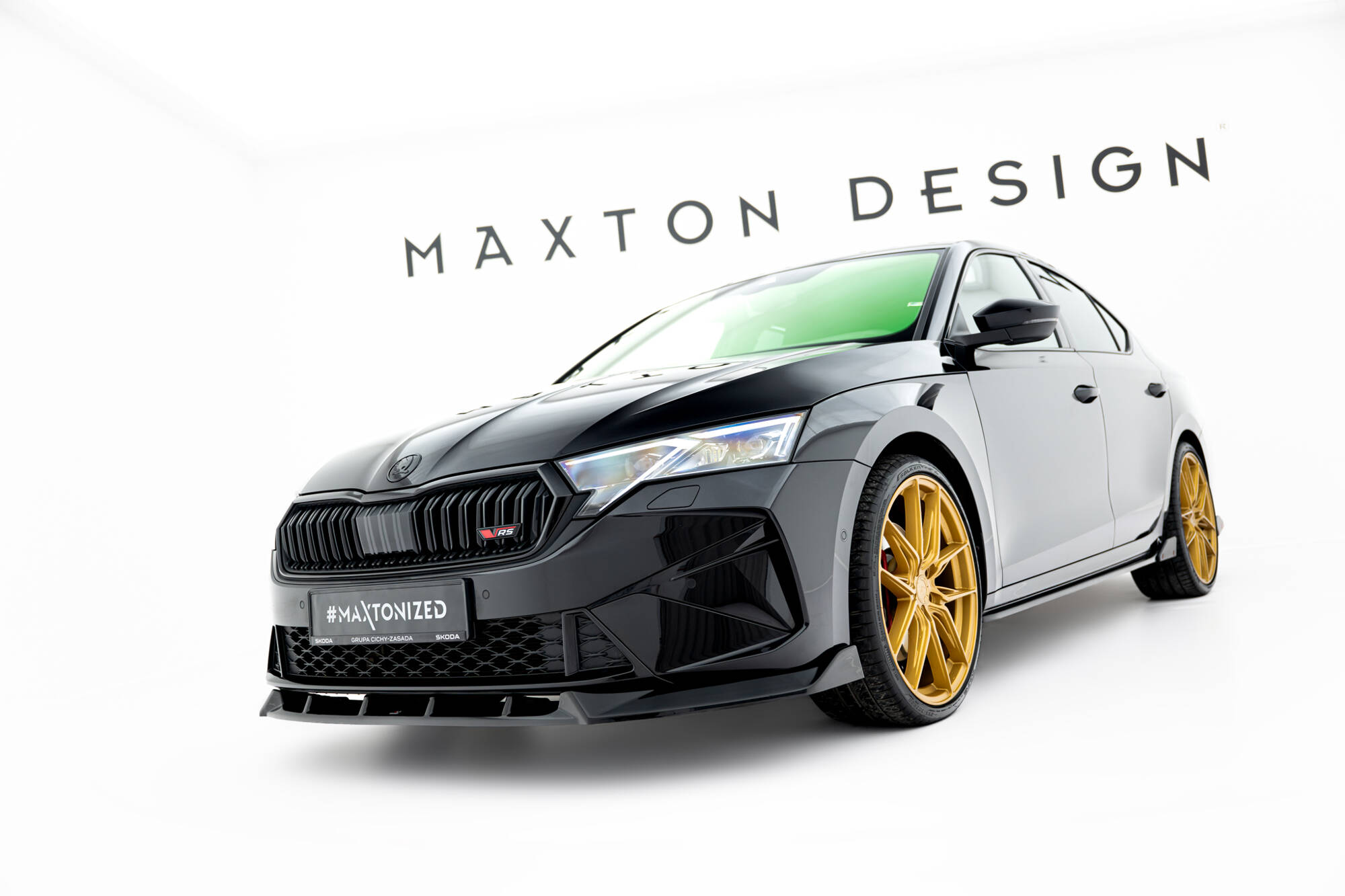 Maxton Front Ansatz V.2 passend für Octavia RS Liftback / Combi Mk4 Facelift schwarz Hochglanz