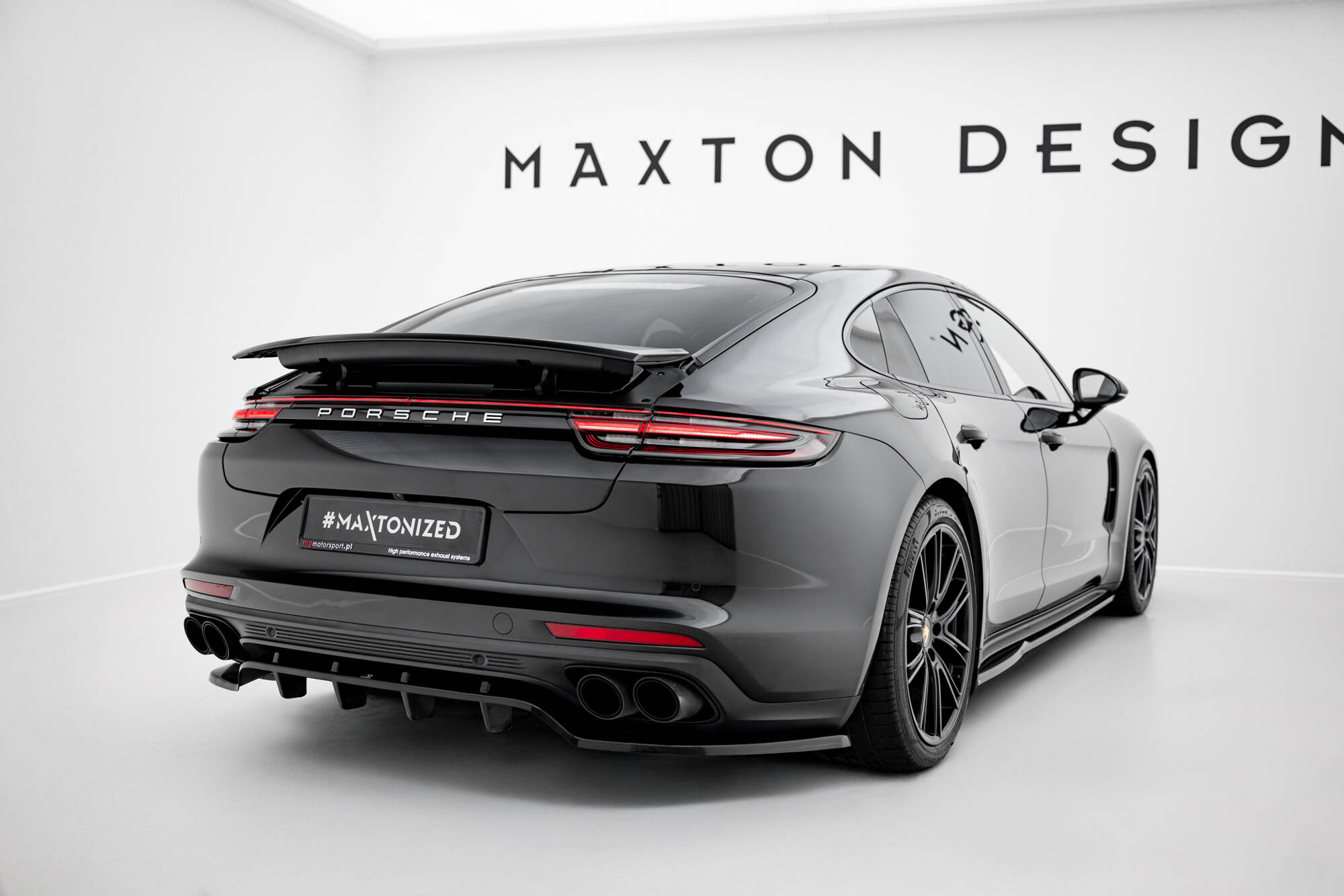 Maxton Mittlerer Cup Diffusor DTM Look Heck Ansatz für Porsche Panamera Turbo S E-Hybrid / Panamera E-Hybrid / Panamera 4S 971 schwarz Hochglanz