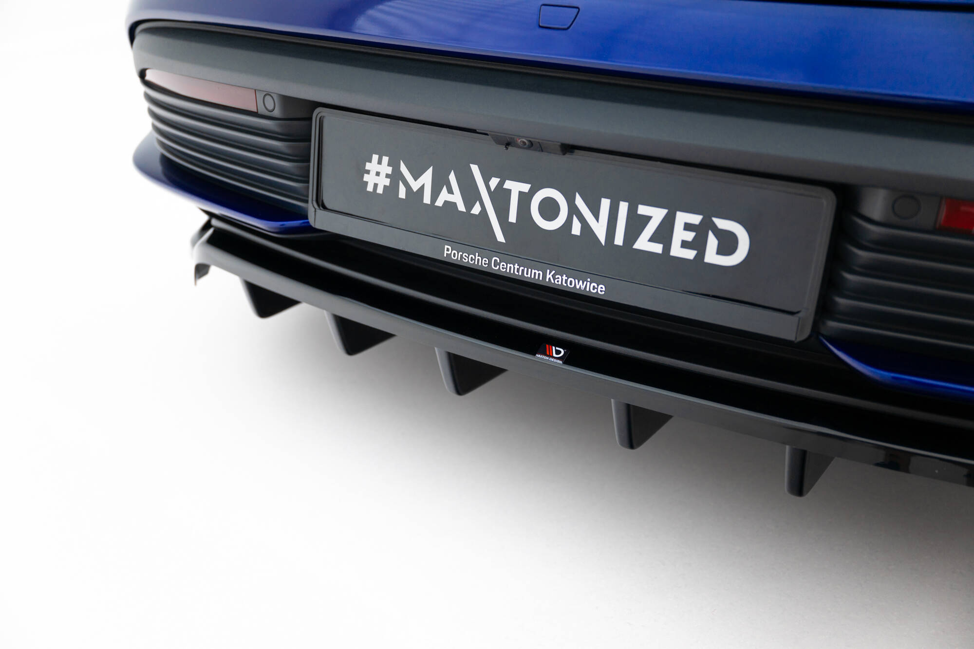 Maxton Mittlerer Cup Diffusor DTM Look Heck Ansatz passend für Taycan Turbo S Mk1  schwarz Hochglanz