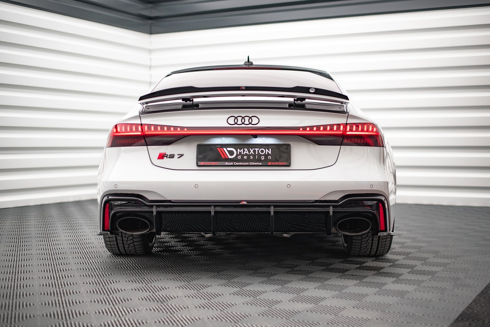 Maxton Spoiler CAP passend für A7 C8 / C8 S-Line / S7 C8 / RS7 C8 schwarz Hochglanz