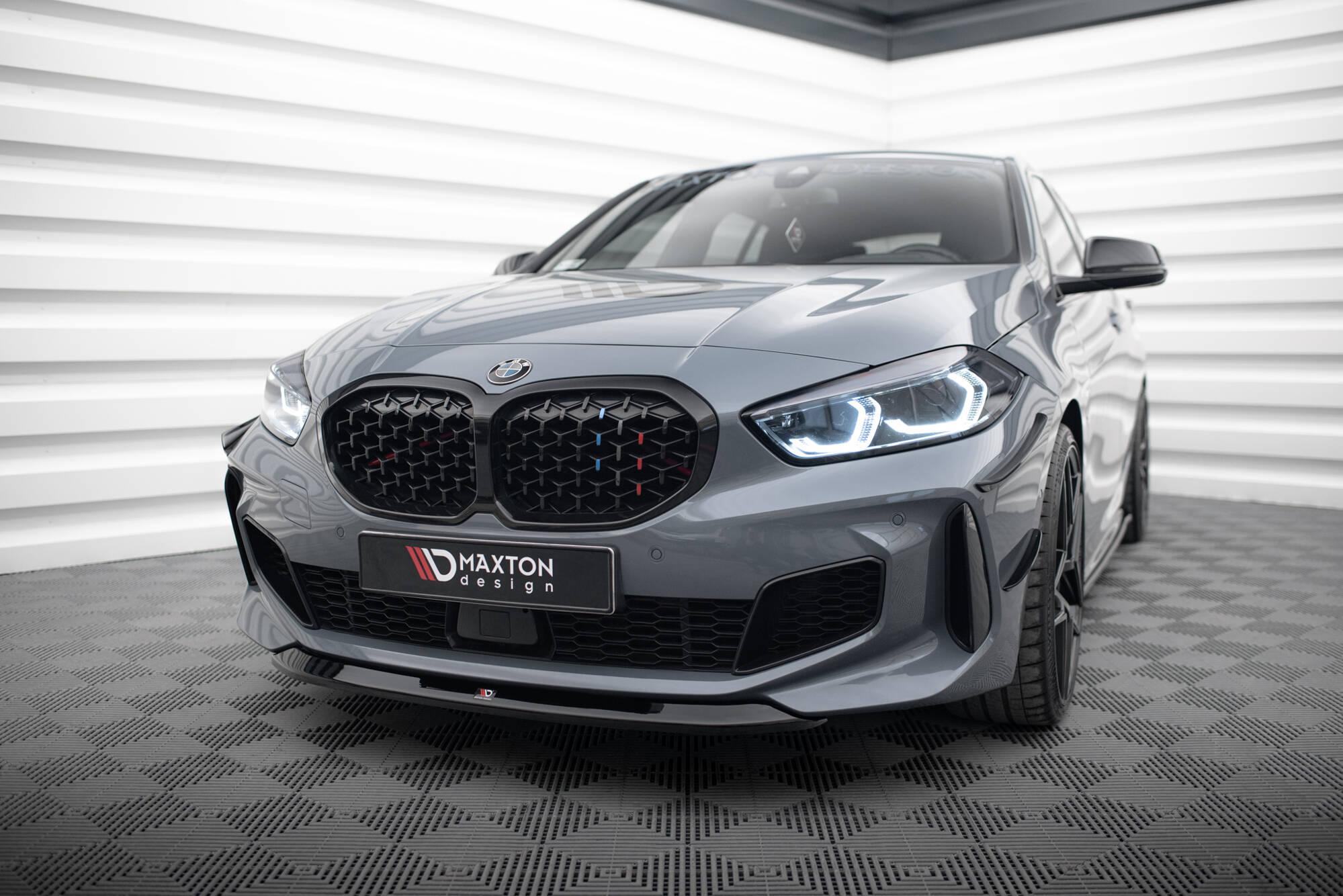 Maxton Front Ansatz V.2 für BMW 1er M-Paket/ M135i / 128ti F40  schwarz Hochglanz