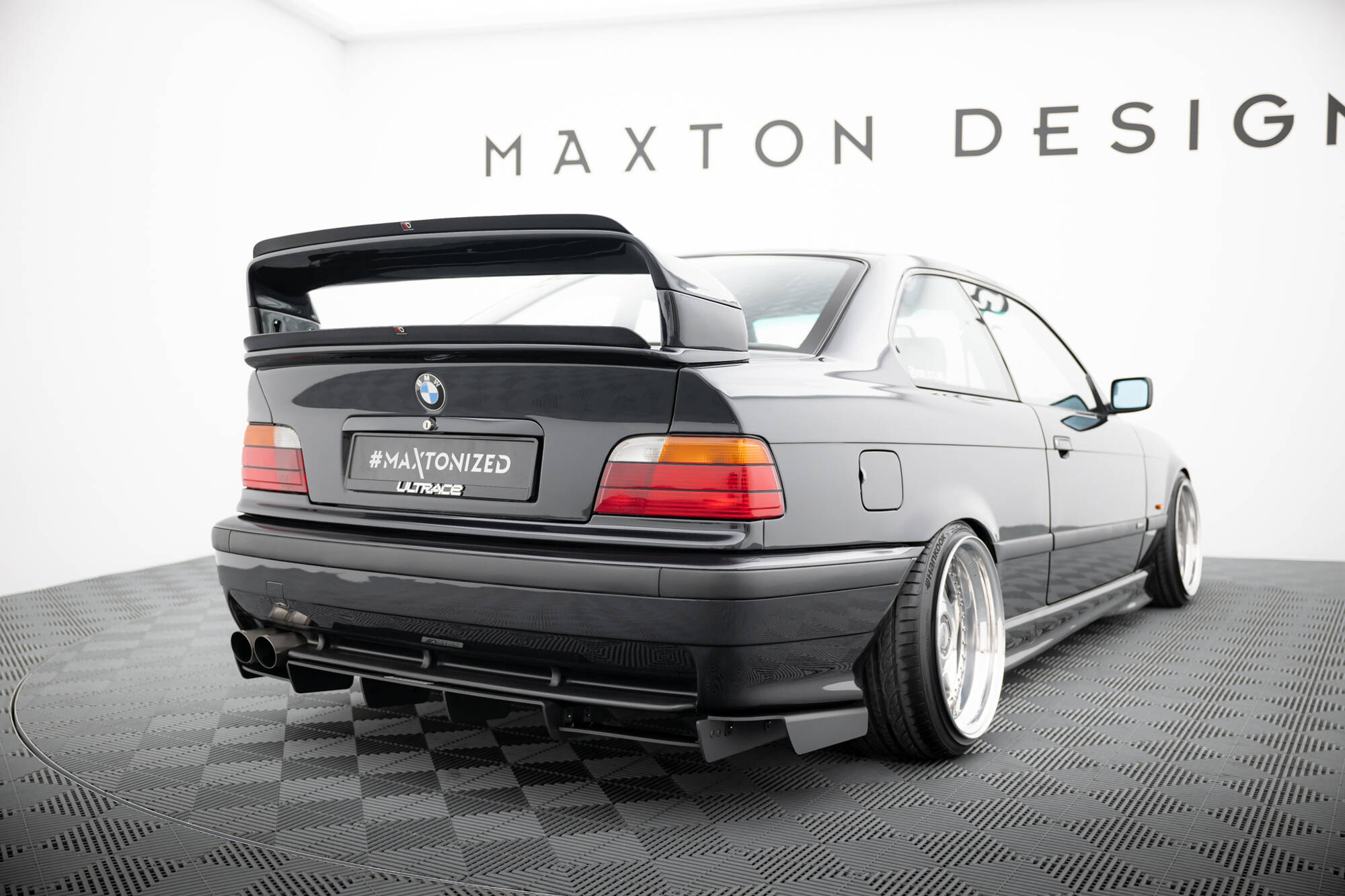 Maxton Diffusor Heck Ansatz für Heckschürze für BMW M3 / 3 M-Paket E36 Coupe