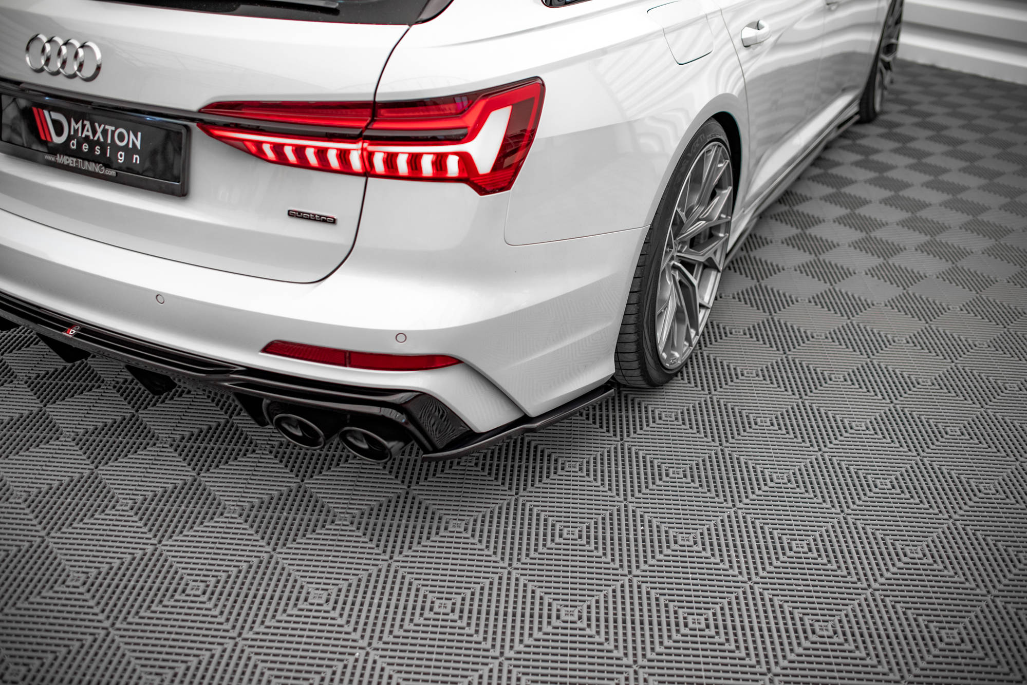 Maxton Heck Ansatz Flaps Diffusor für Audi A6 S-Line / S6 C8 / C8 Facelift schwarz Hochglanz