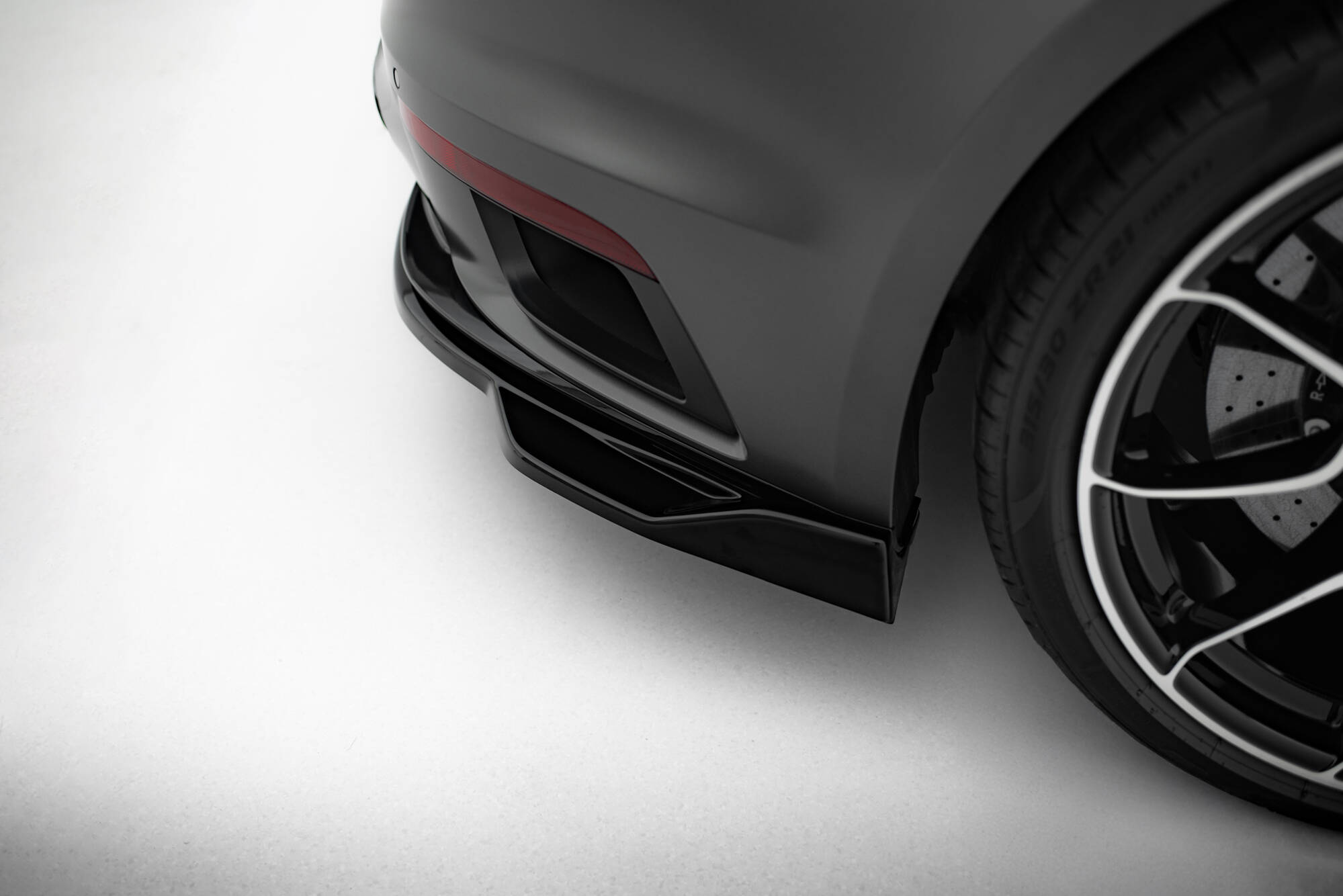 Maxton Mittlerer Cup Diffusor DTM Look Heck Ansatz für Porsche 911 Turbo S Sport Package 992 schwarz Hochglanz