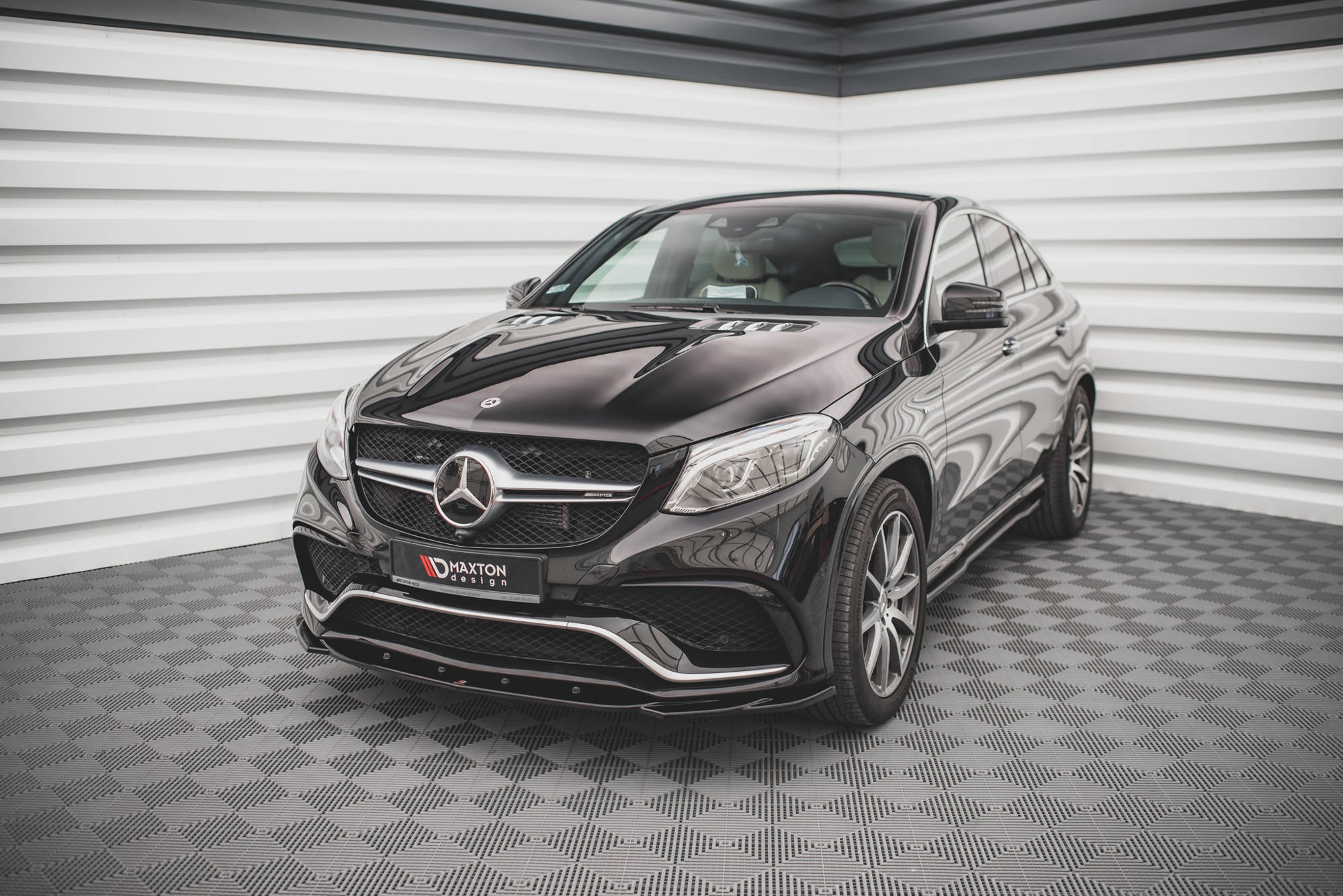 Maxton Front Ansatz V.2 für Mercedes-Benz GLE Coupe / SUV 63 AMG C292 / W166 schwarz Hochglanz