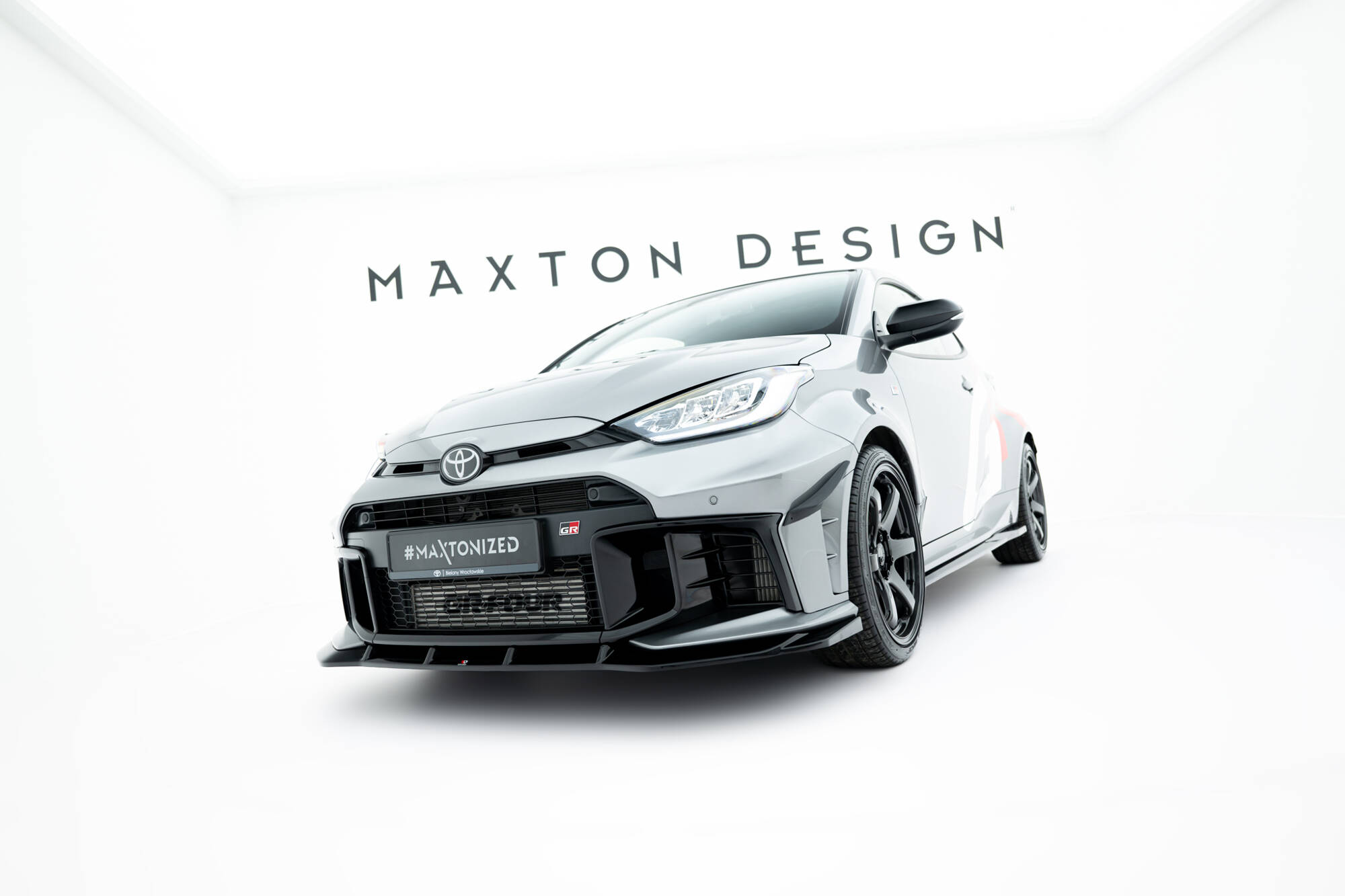 Maxton Front Ansatz für Toyota GR Yaris Mk4 Facelift schwarz Hochglanz