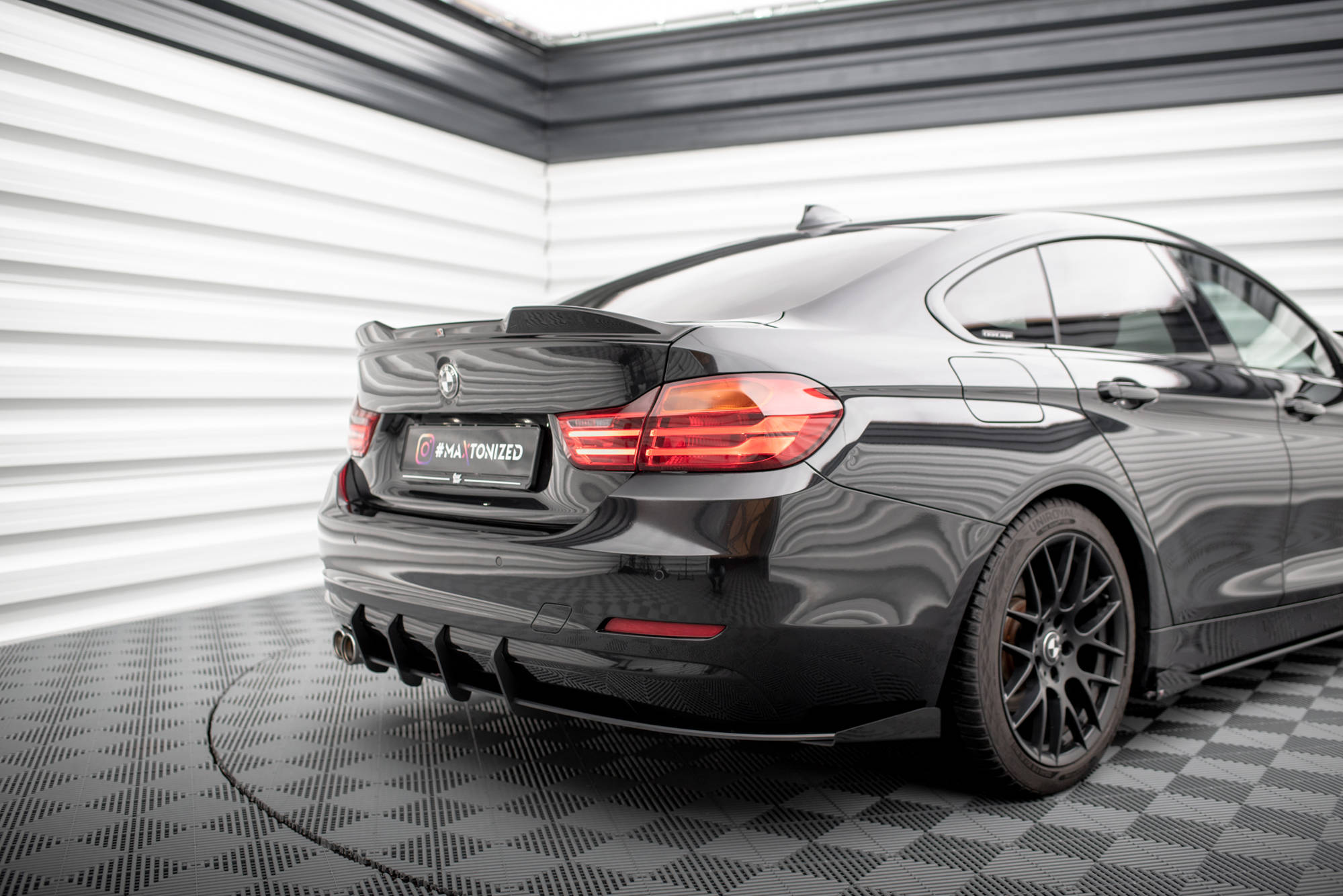 Maxton Hintere Seiten Flaps für BMW 4er Gran Coupe F36 schwarz Hochglanz