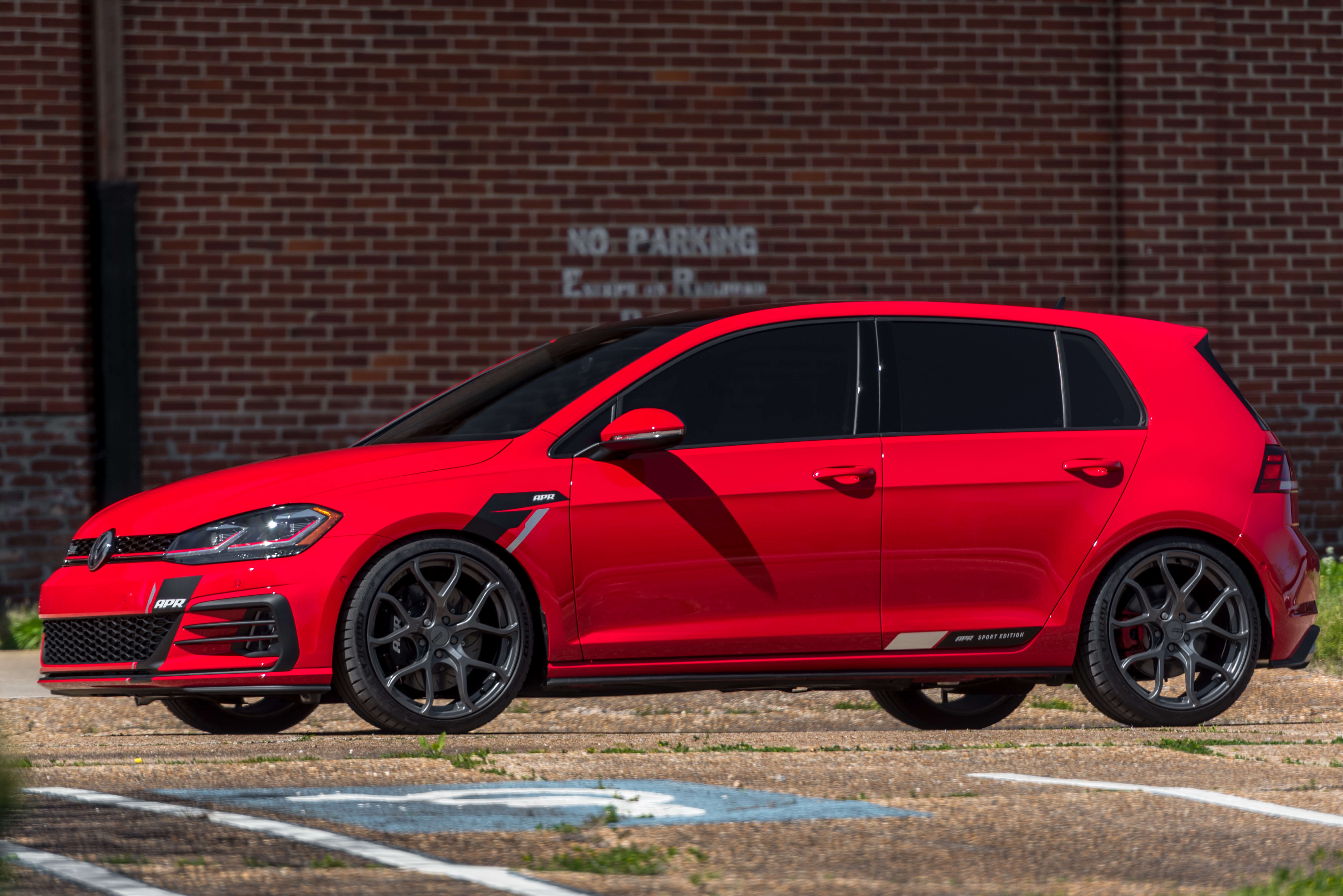 APR Flow-Form Rad A01 "Gunmetal Grau"