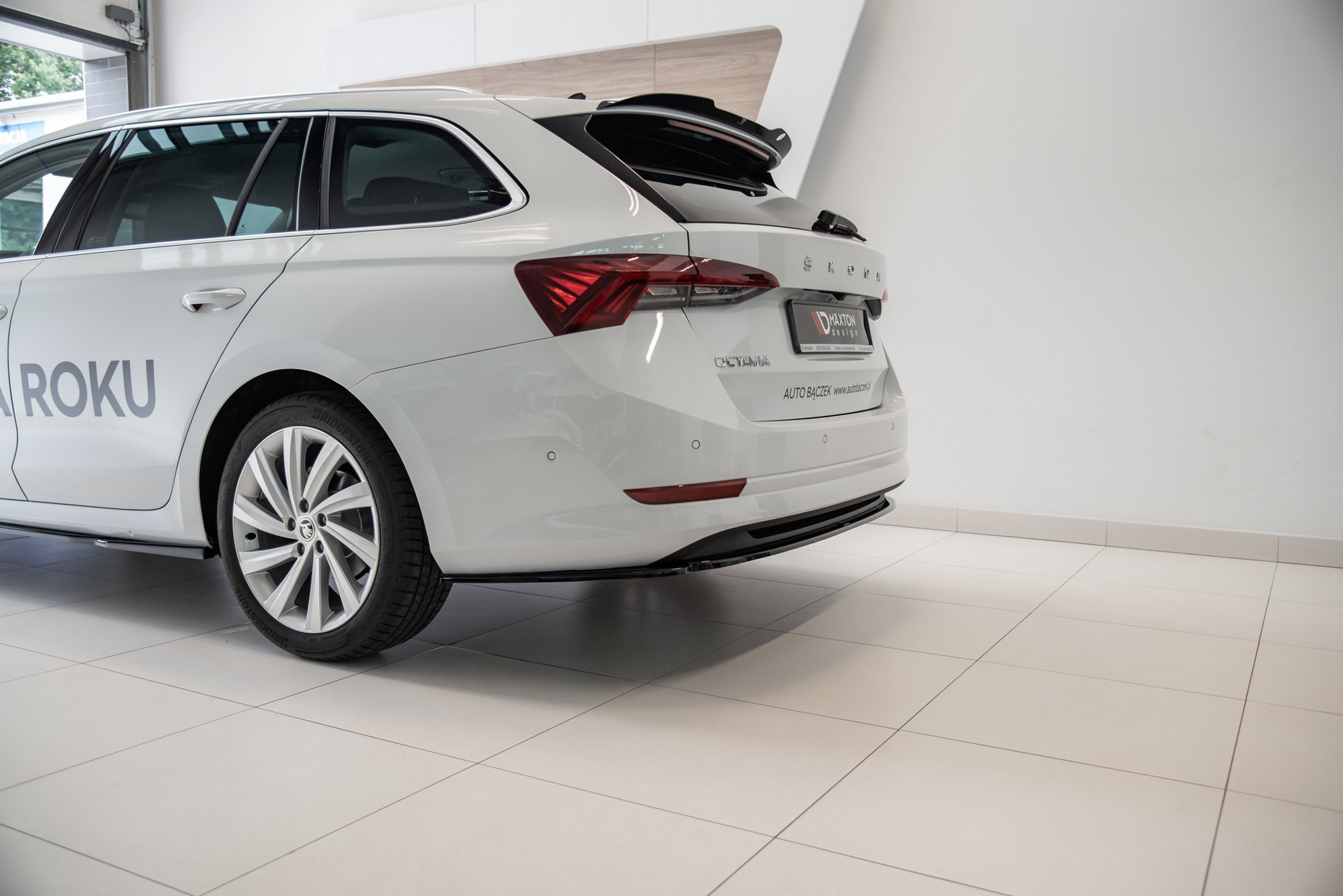 Maxton Heckansatz Skoda Octavia Mk4 schwarz Hochglanz