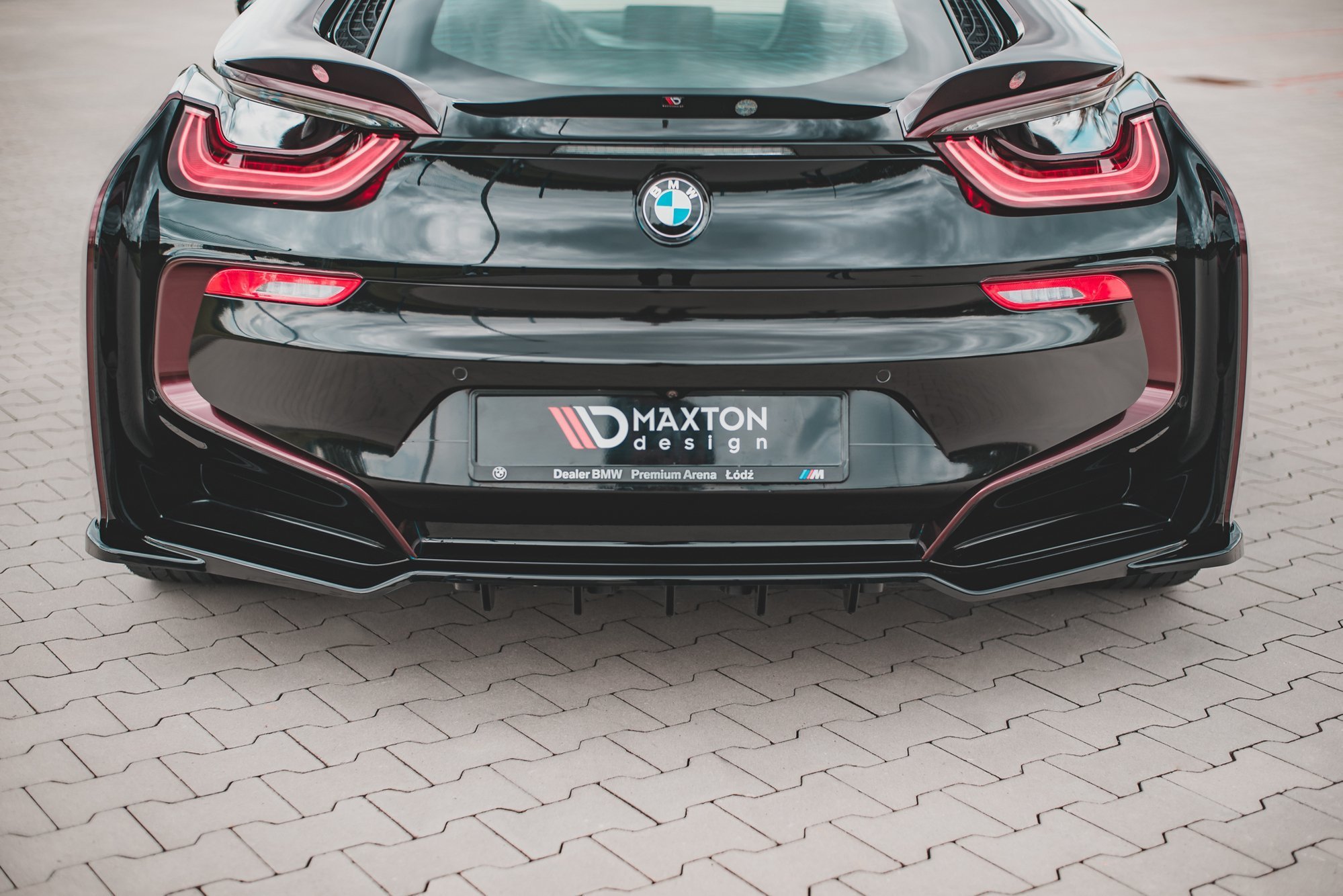 Maxton Mittlerer Diffusor Heck Ansatz DTM Look für BMW i8 Carbon Look