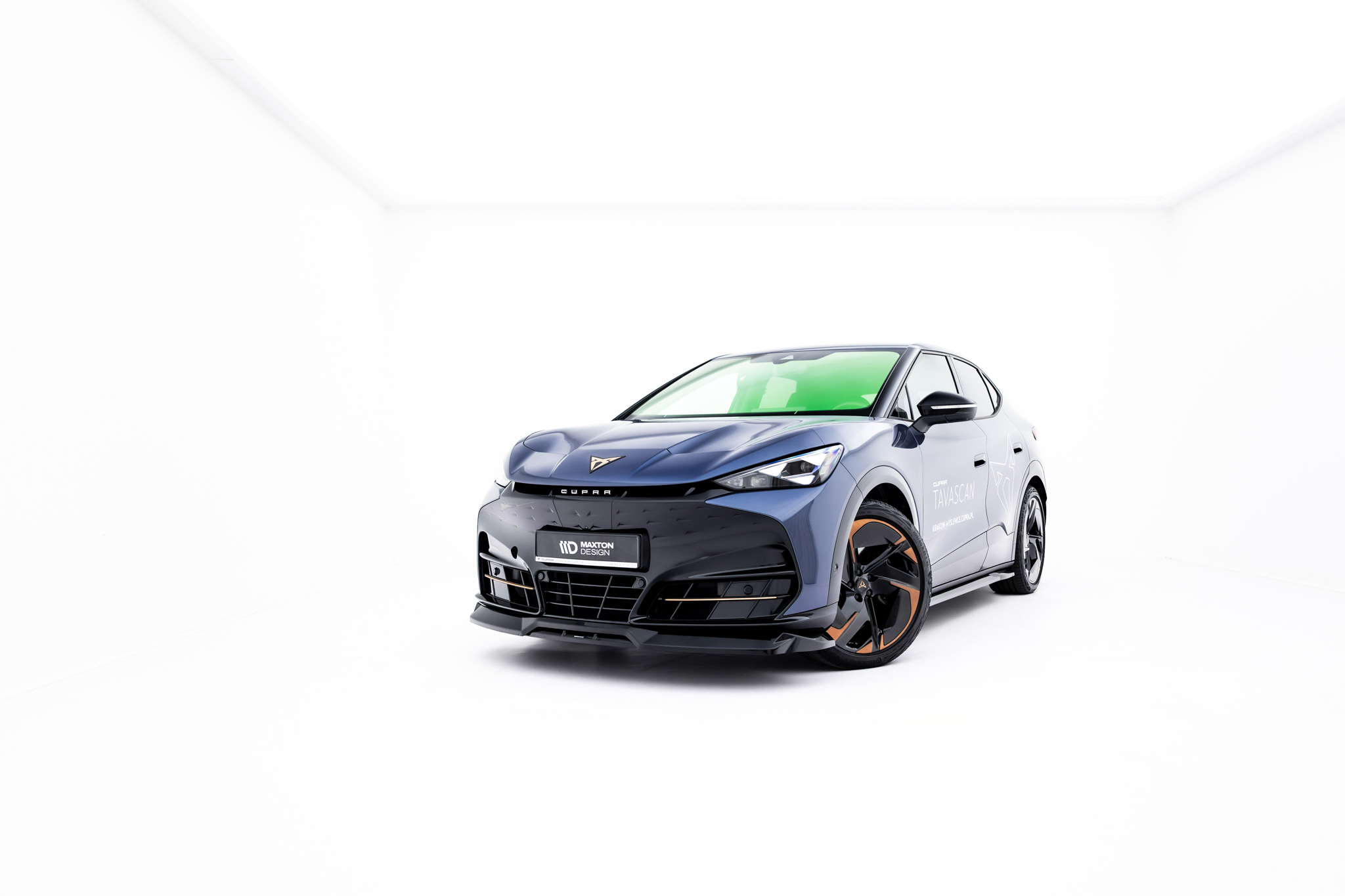 Maxton Front Ansatz für Cupra Tavascan Mk1 schwarz Hochglanz