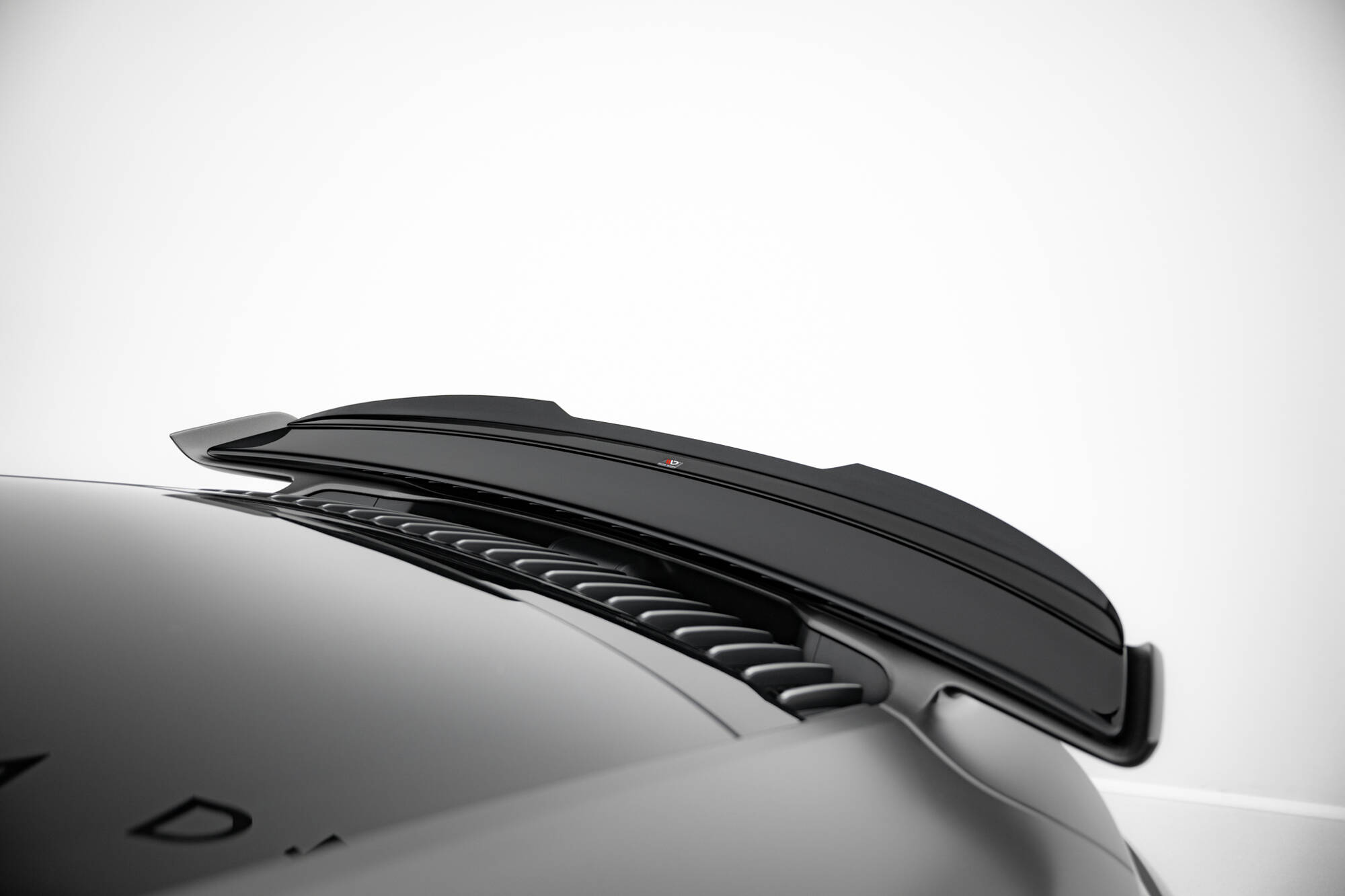 Maxton Spoiler CAP für Porsche 911 Turbo S Sport Package 992 schwarz Hochglanz