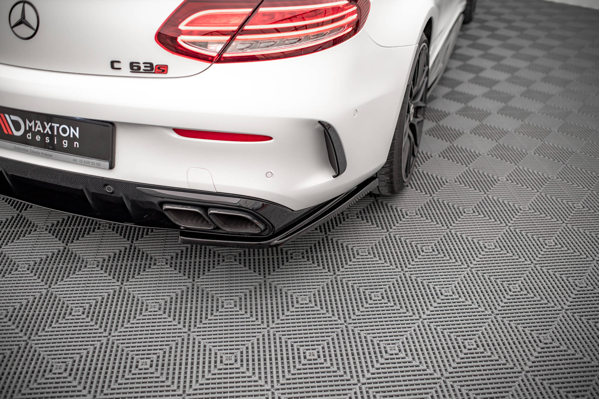 Maxton Heck Ansatz Flaps Diffusor für Mercedes-AMG C 63 AMG Coupe AMG Aero Pack C205 Facelift schwarz Hochglanz