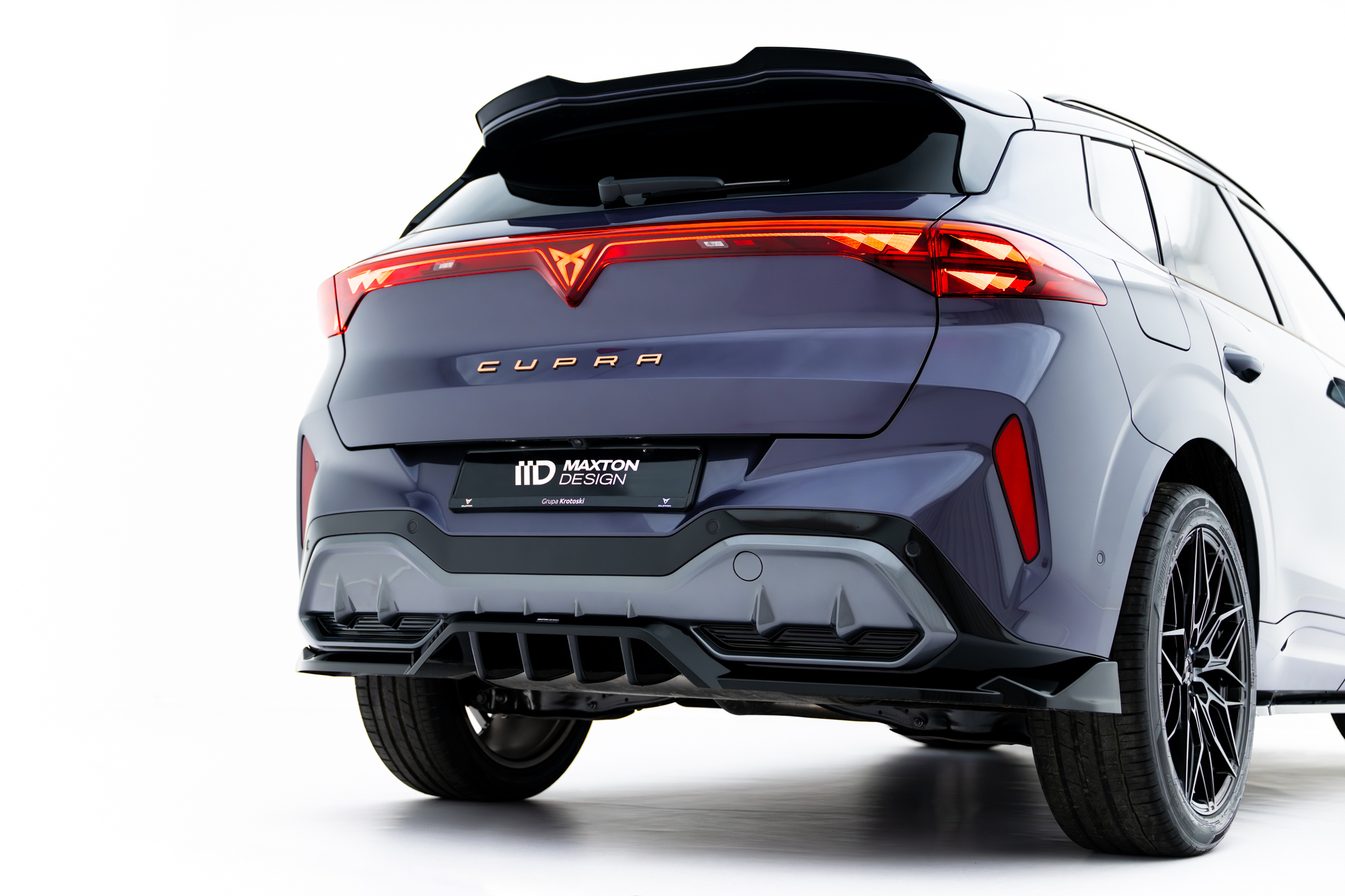 Maxton Mittlerer Cup Diffusor DTM Look Heck Ansatz für V.1 Cupra Terramar Mk1 schwarz Hochglanz