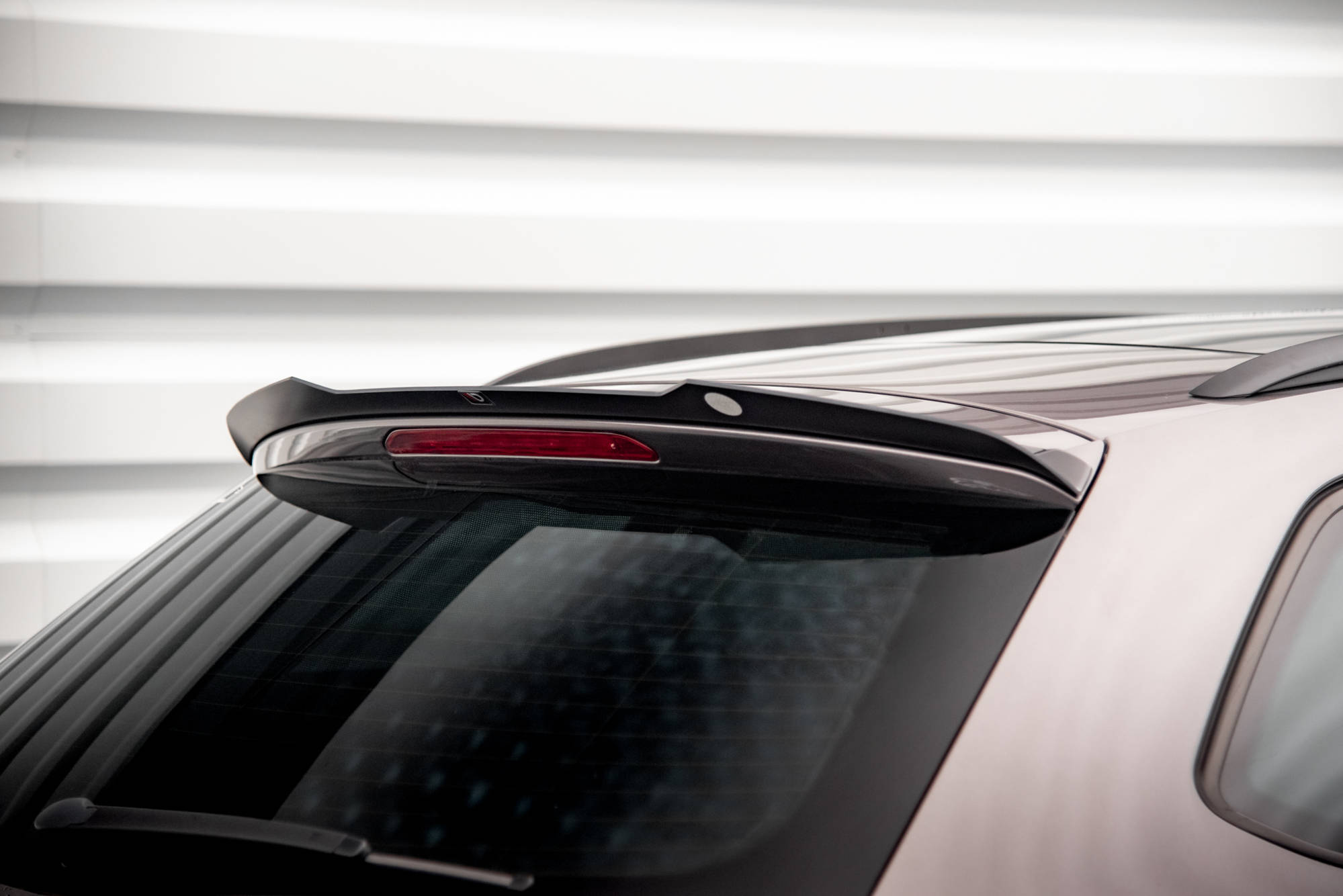 Maxton Spoiler CAP für Seat Leon FR Sportstourer Mk3 schwarz Hochglanz